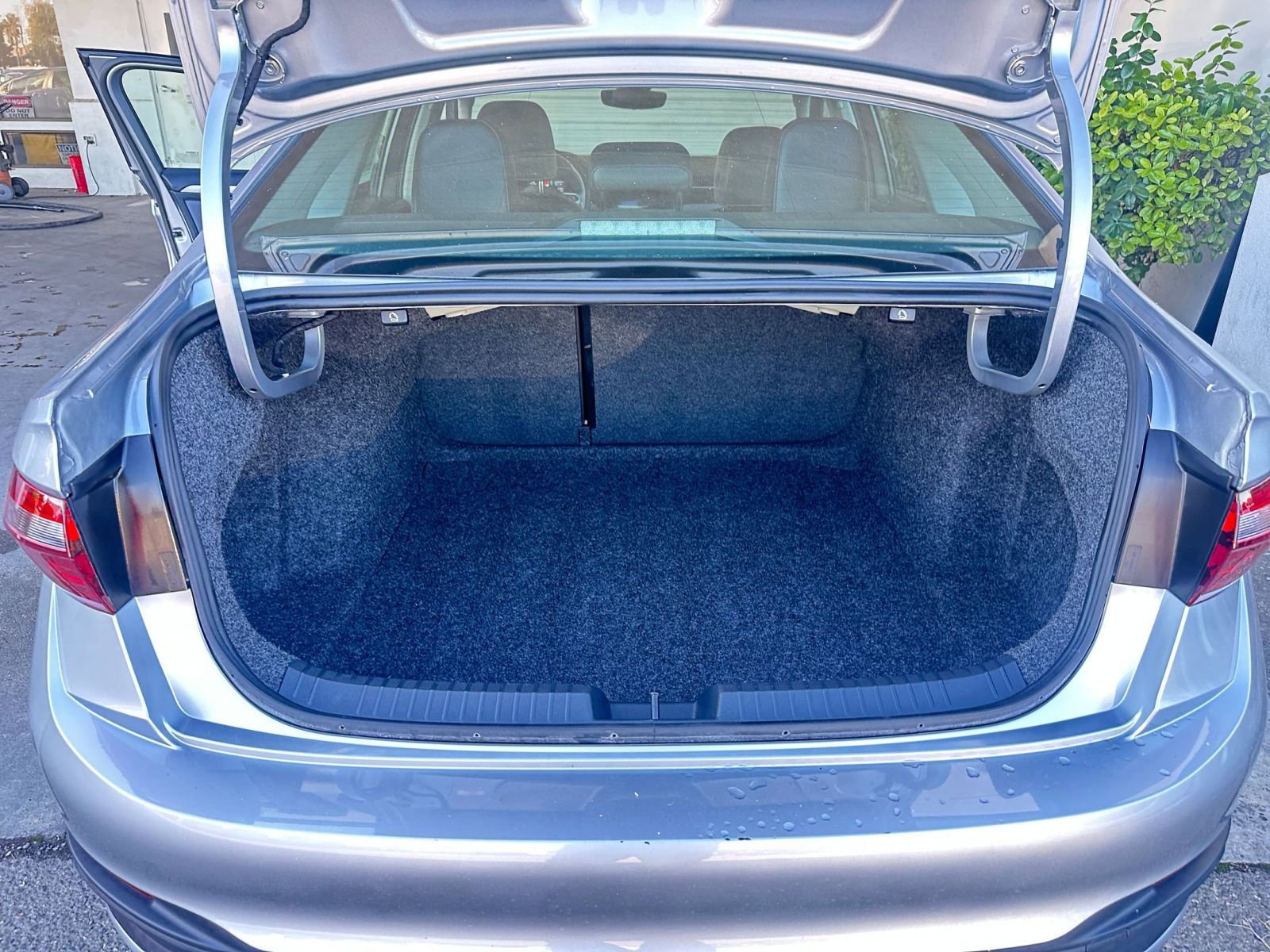 Thumbnail: 2025 Volkswagen Jetta - 31