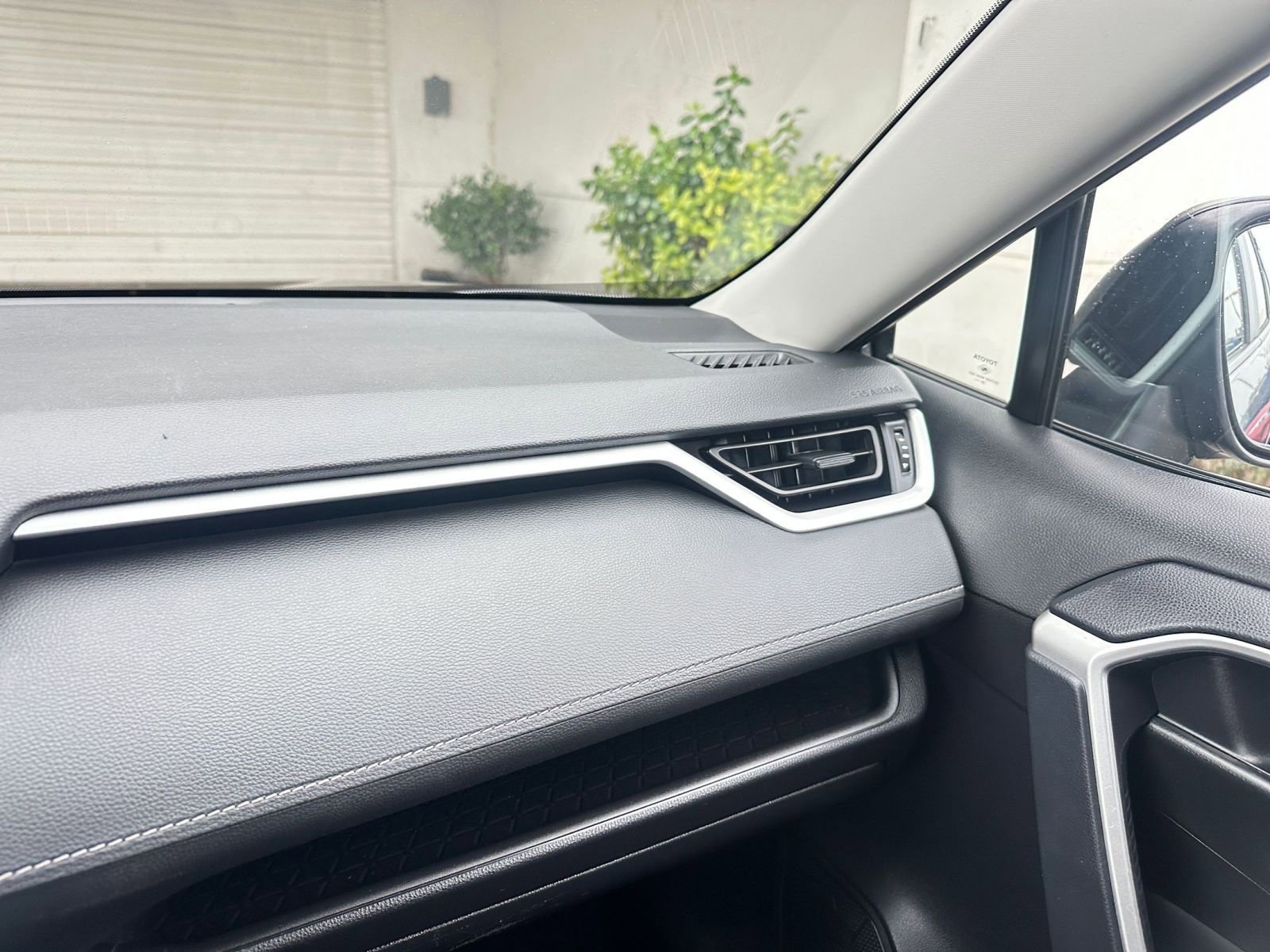 Thumbnail: 2025 Toyota RAV4 - 35