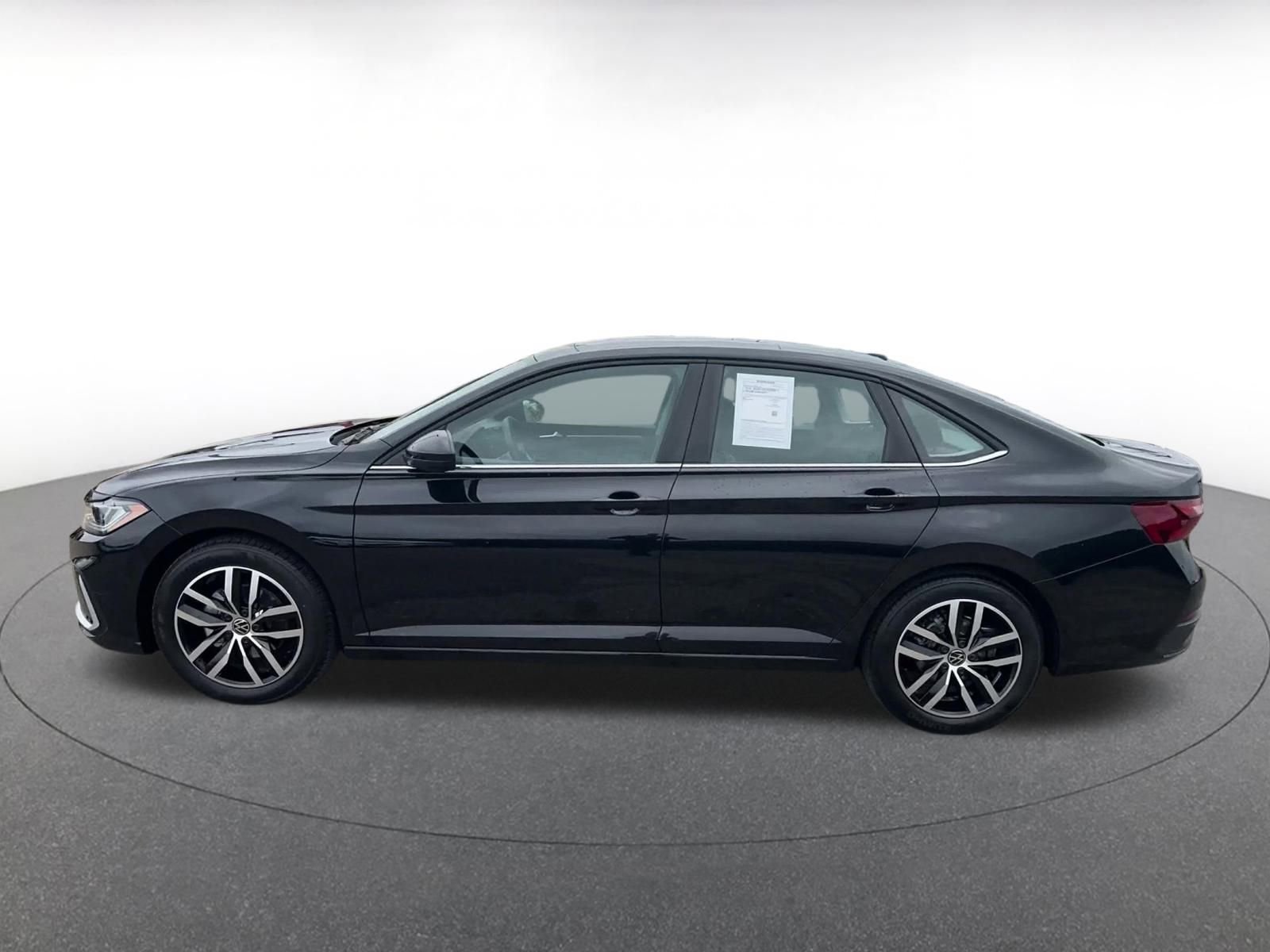 Thumbnail: 2025 Volkswagen Jetta - 9