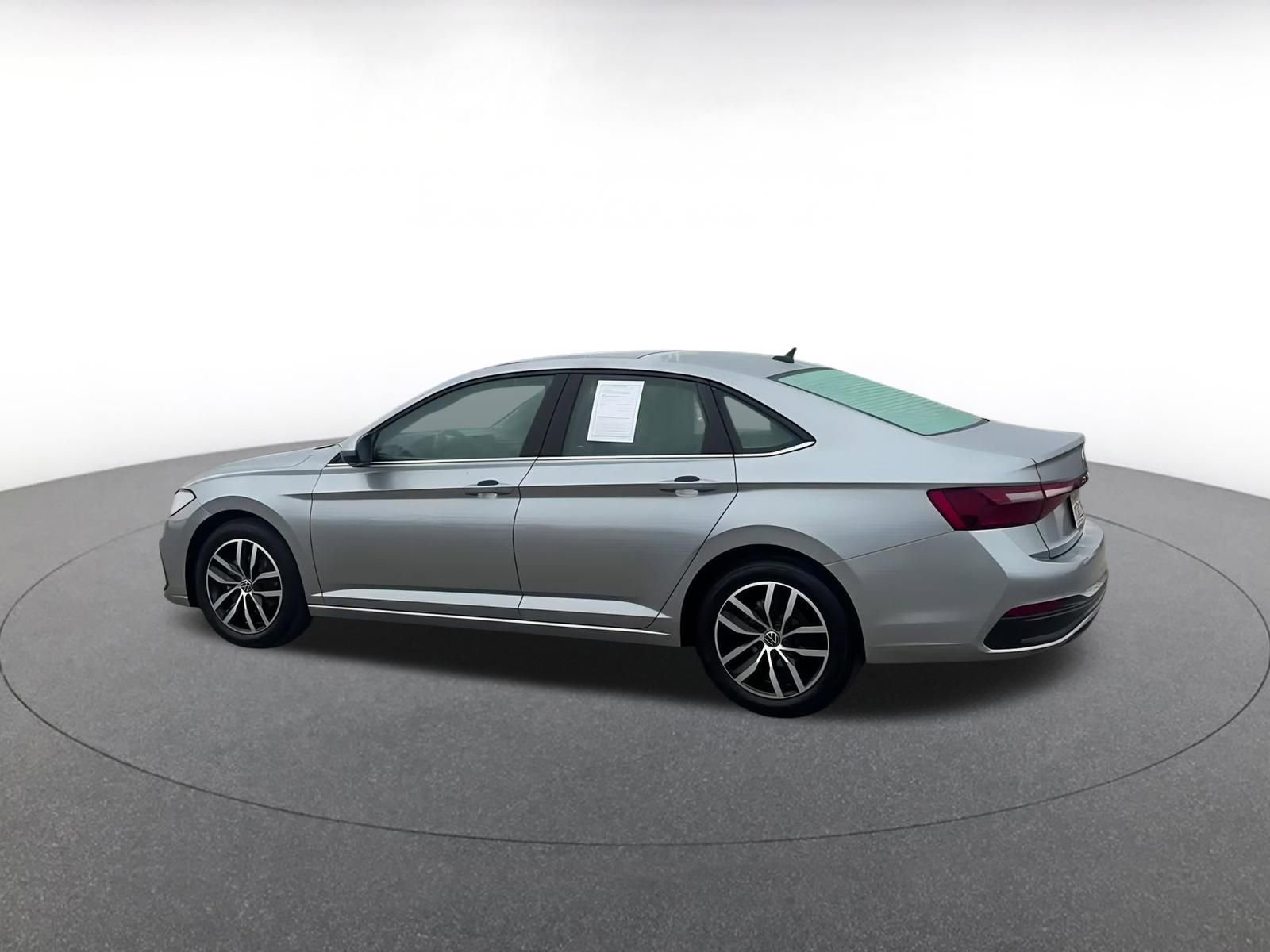 Thumbnail: 2025 Volkswagen Jetta - 14