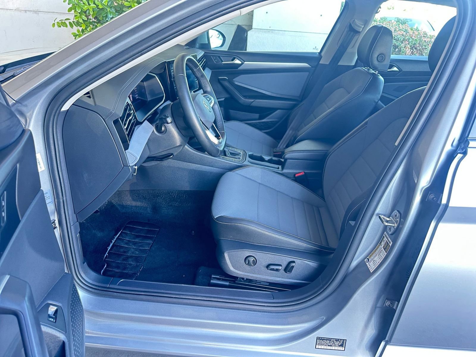 Thumbnail: 2025 Volkswagen Jetta - 27