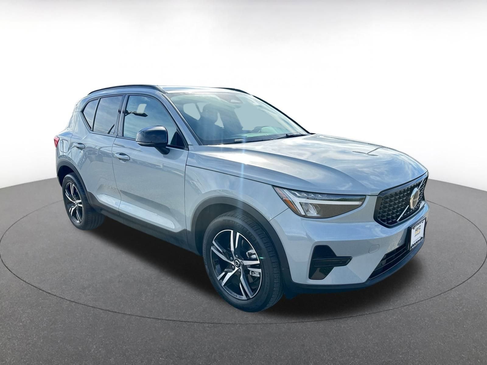 2024 Volvo XC40 Core