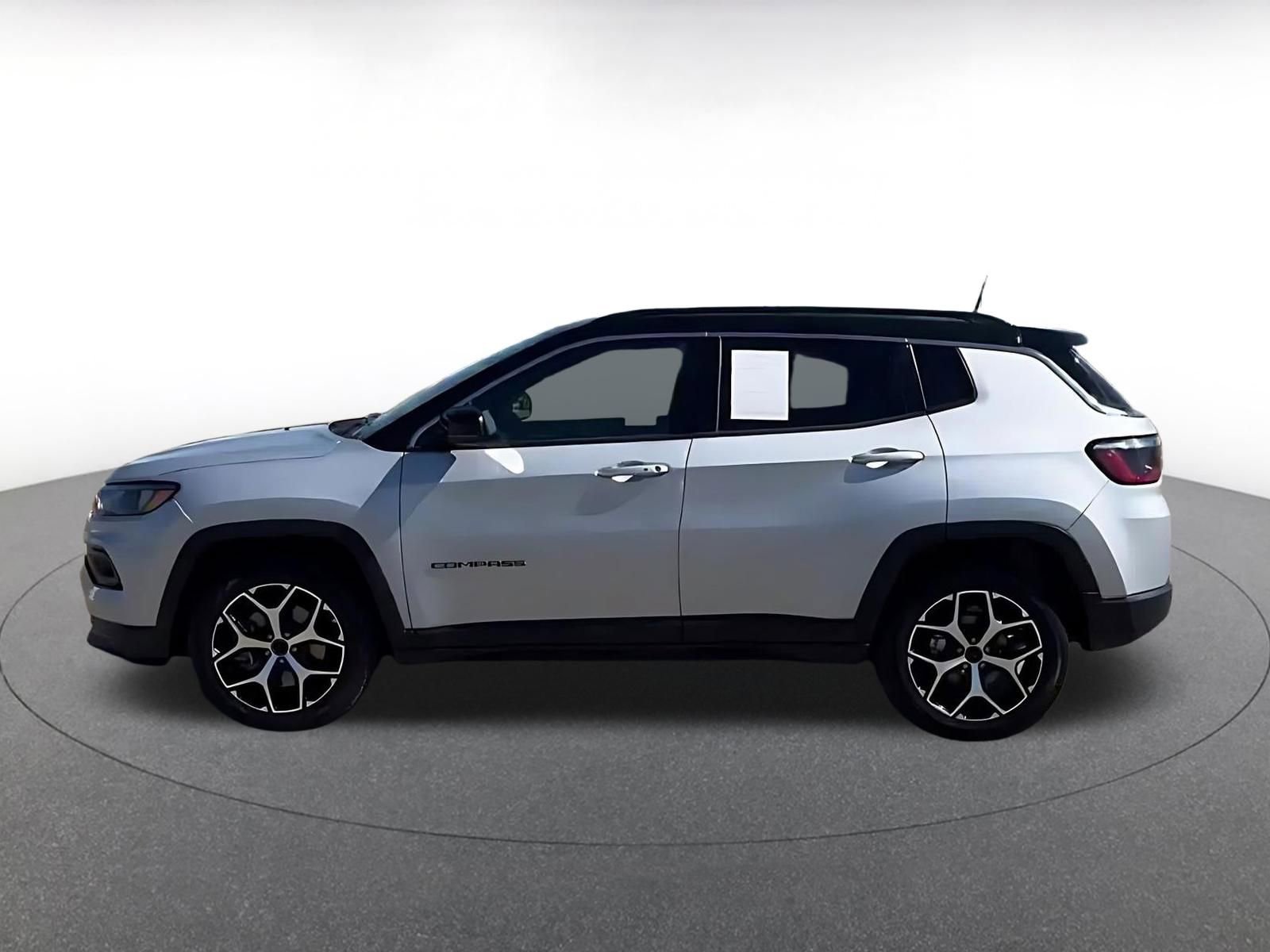 Thumbnail: 2025 Jeep Compass - 9