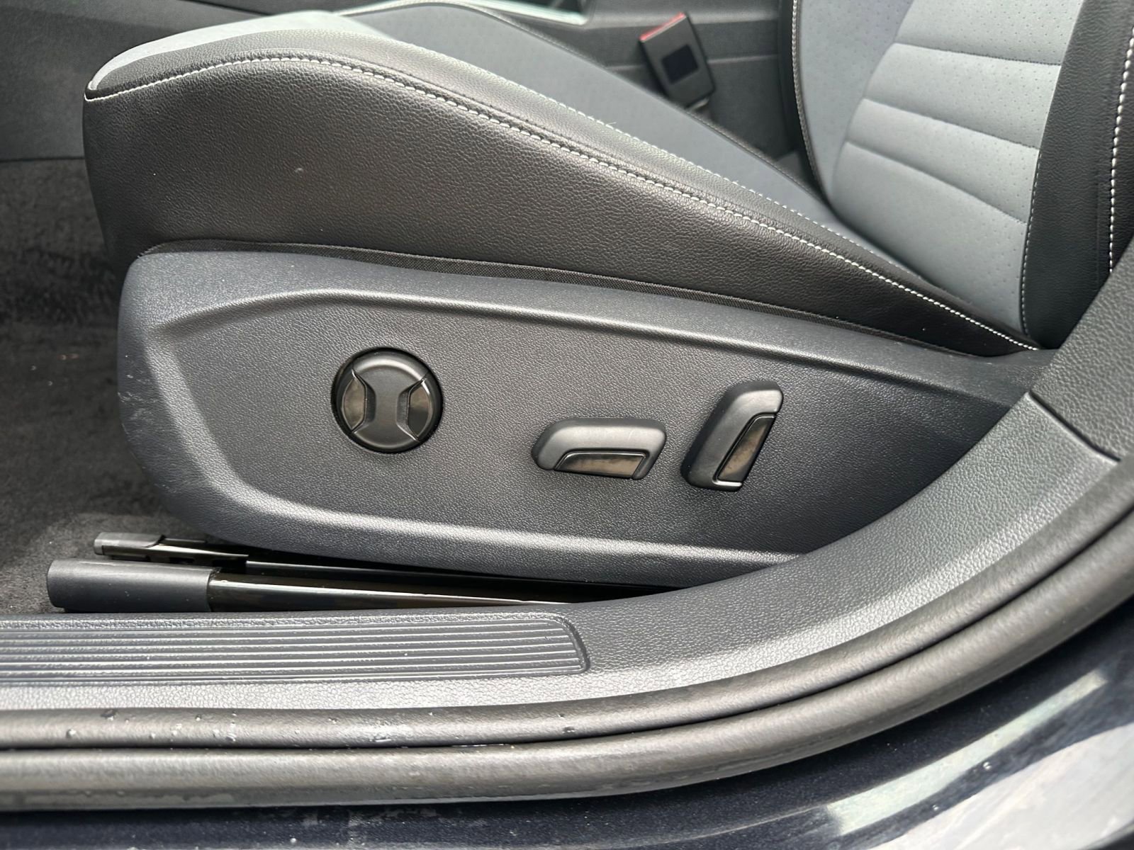 Thumbnail: 2025 Volkswagen Jetta - 25