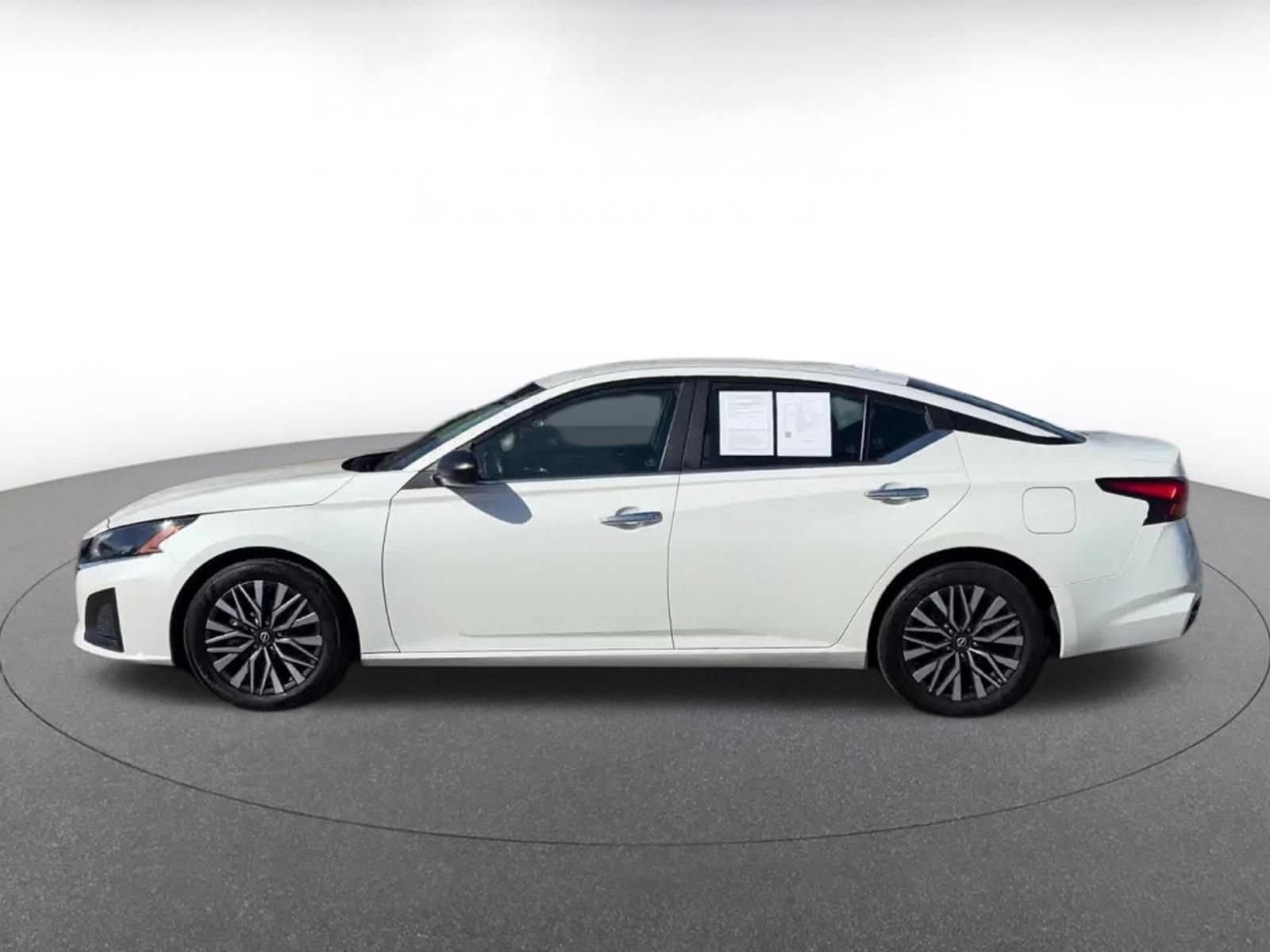 Thumbnail: 2025 Nissan Altima - 8