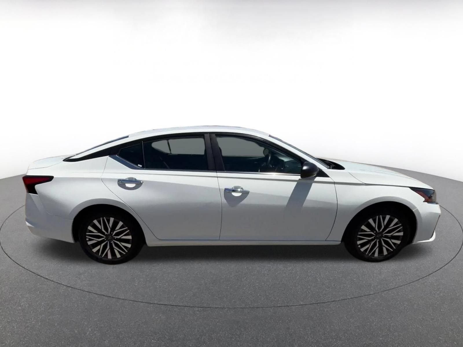 Thumbnail: 2025 Nissan Altima - 16