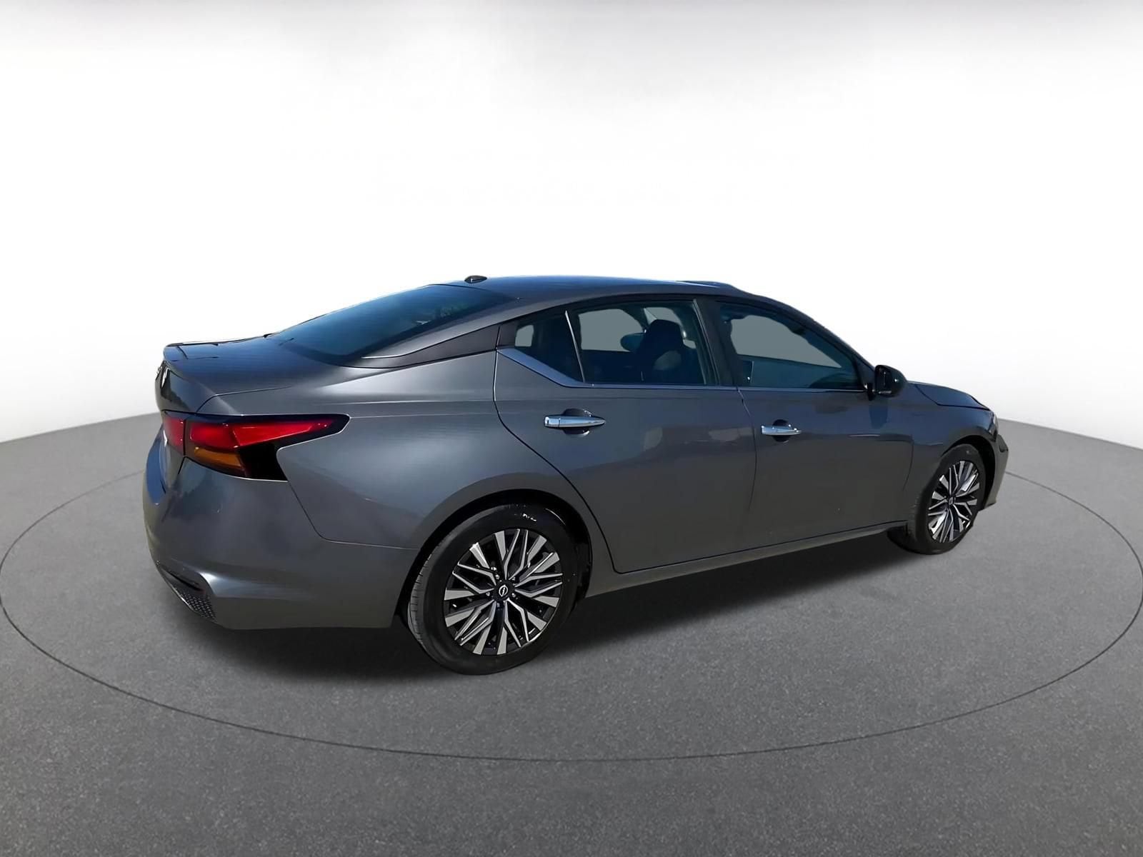 Thumbnail: 2025 Nissan Altima - 14