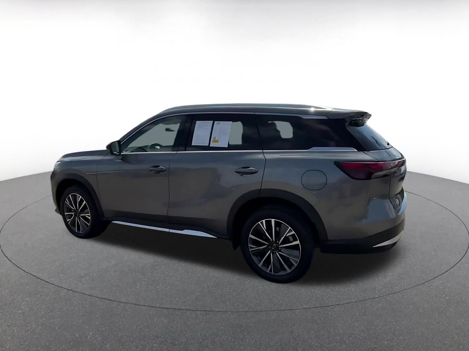 Thumbnail: 2026 INFINITI QX60 - 10