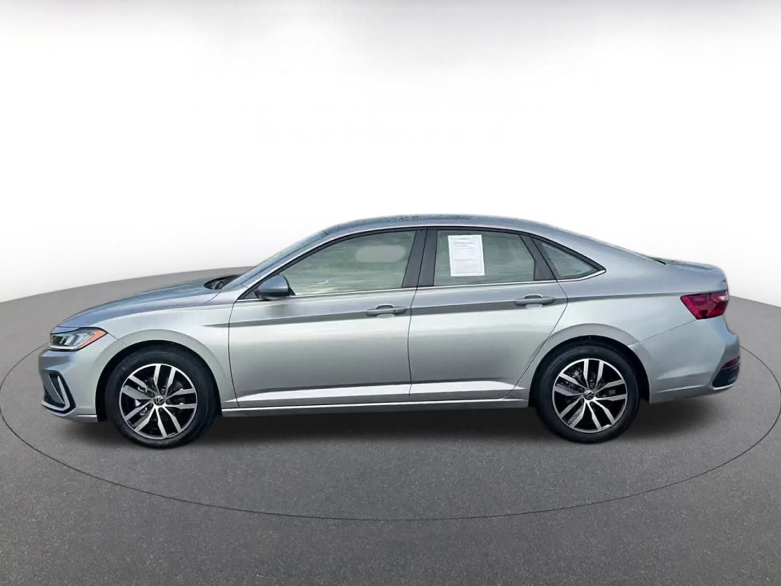 Thumbnail: 2025 Volkswagen Jetta - 9