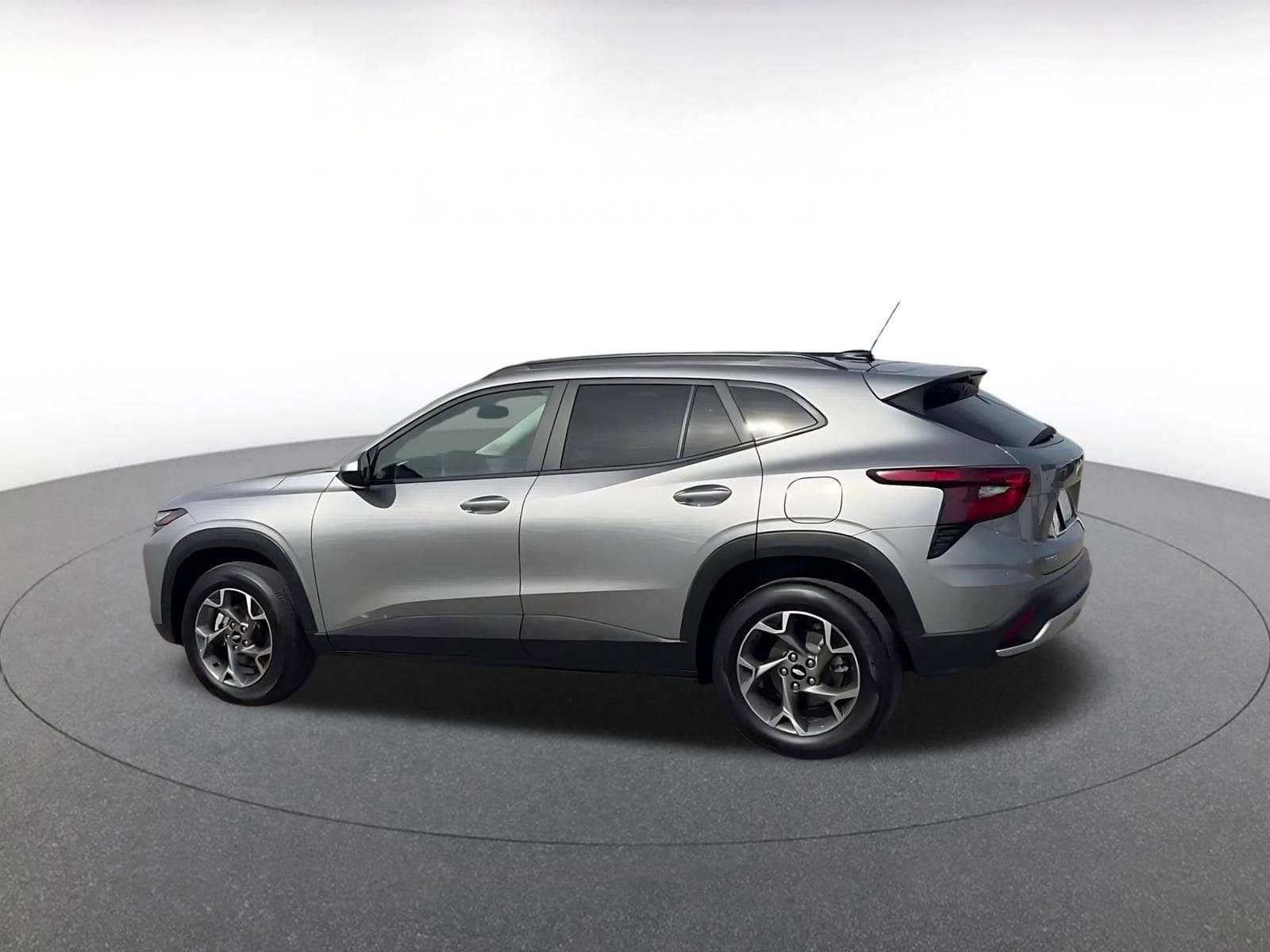 Thumbnail: 2025 Chevrolet Trax - 10