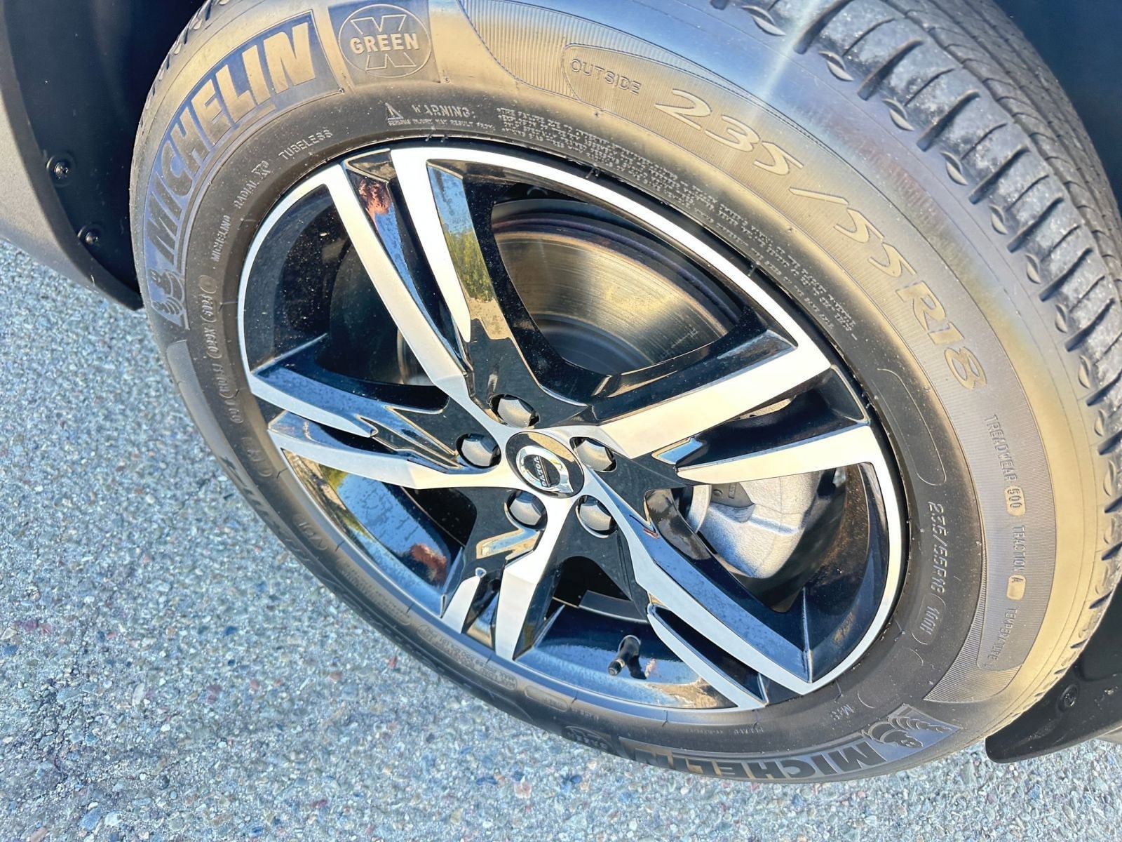 Thumbnail: 2024 Volvo XC40 - 31