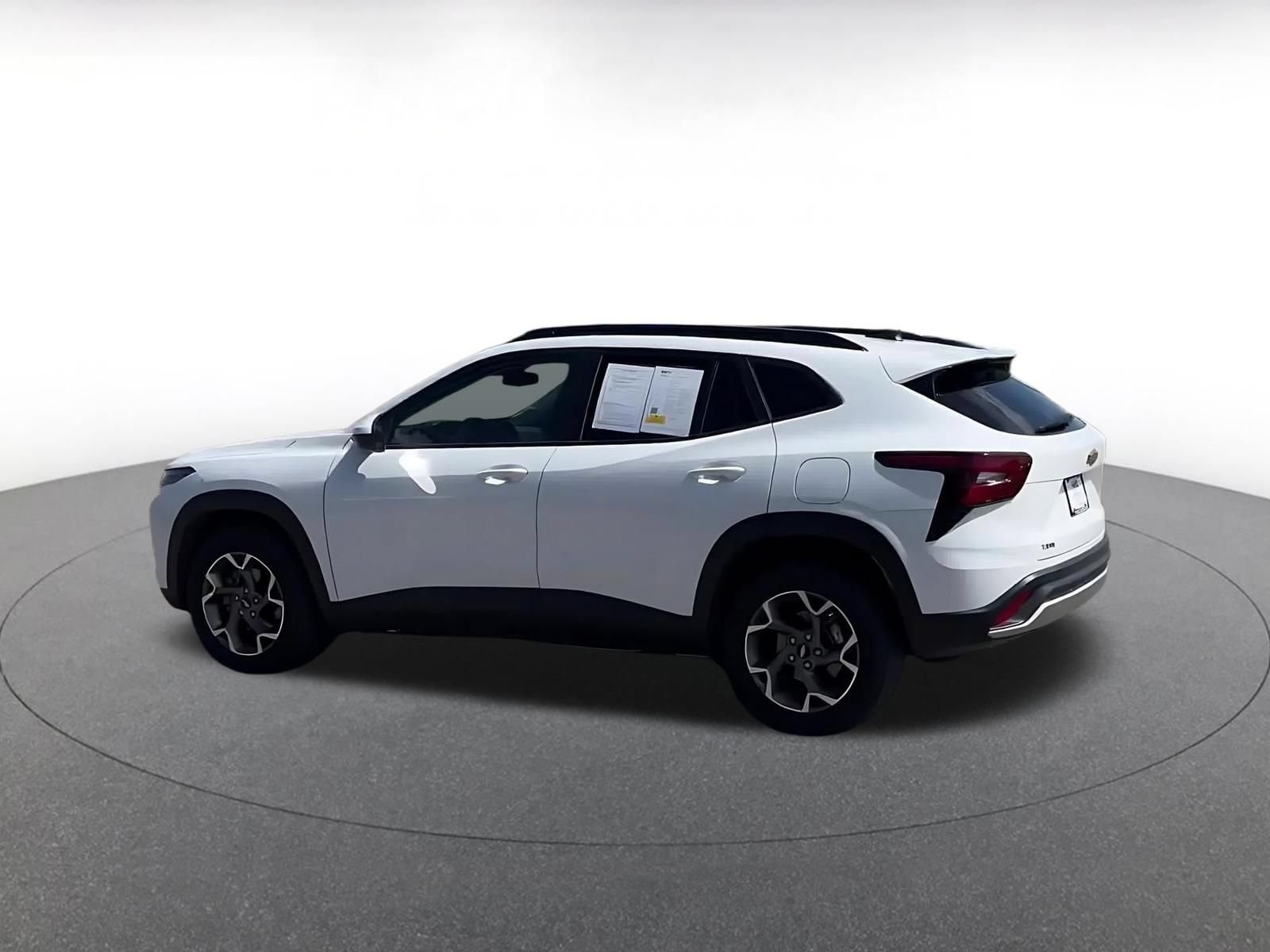 Thumbnail: 2025 Chevrolet Trax - 9