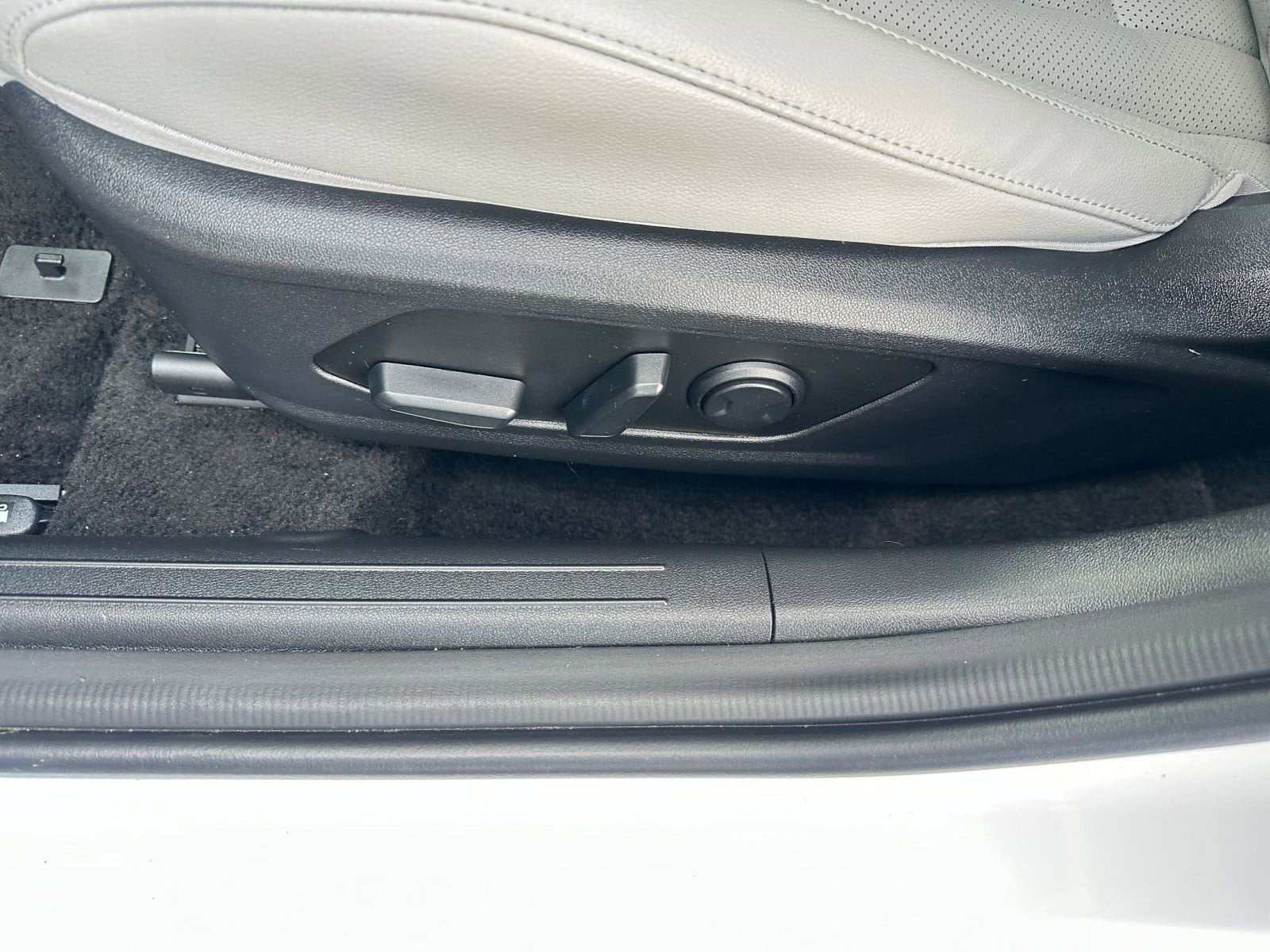 Thumbnail: 2025 Hyundai Elantra - 24