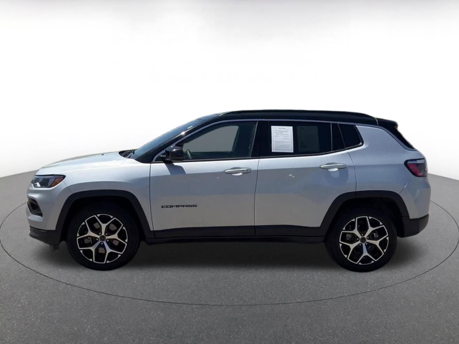 Thumbnail: 2025 Jeep Compass - 9