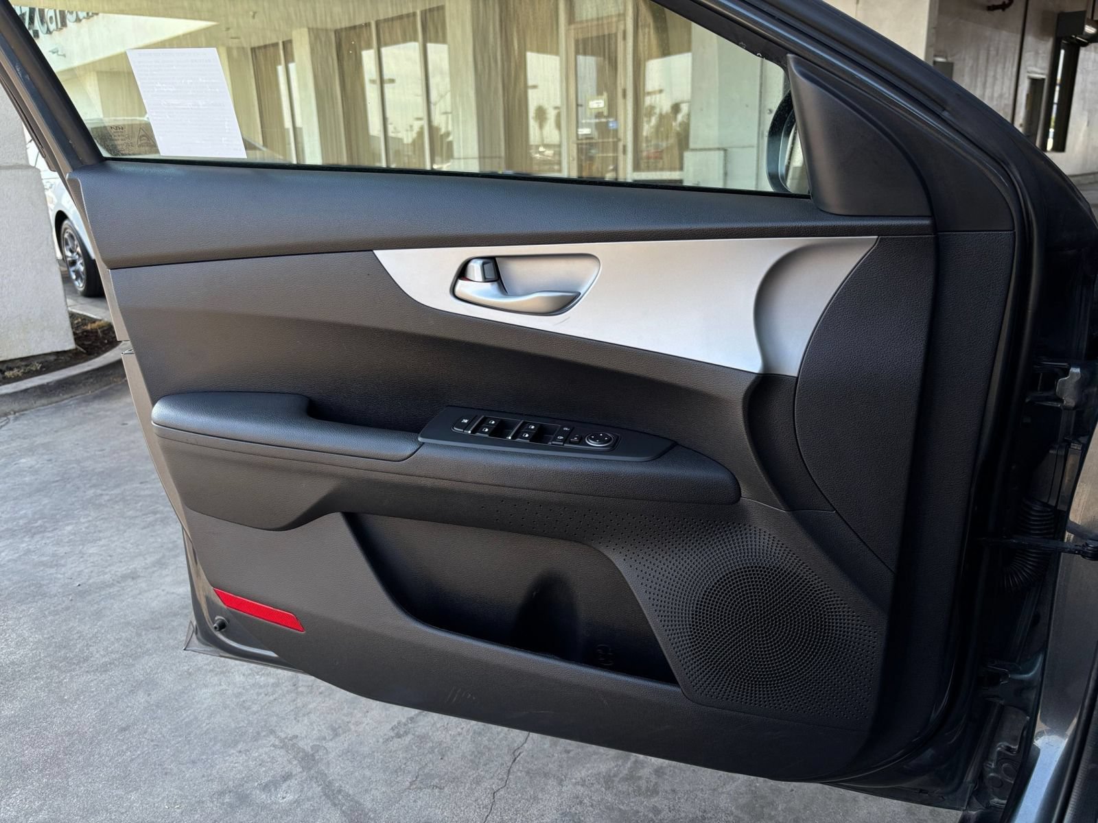 Thumbnail: 2023 Kia Forte - 18