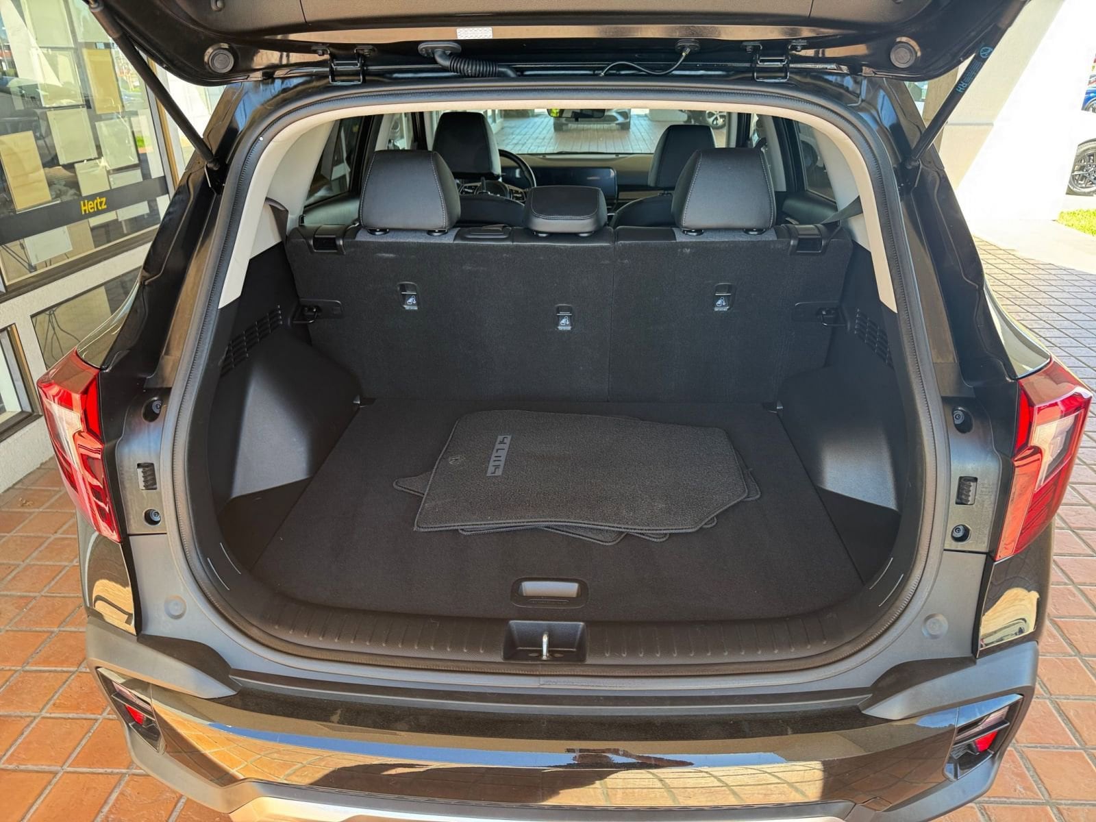 Thumbnail: 2025 Kia Seltos - 32