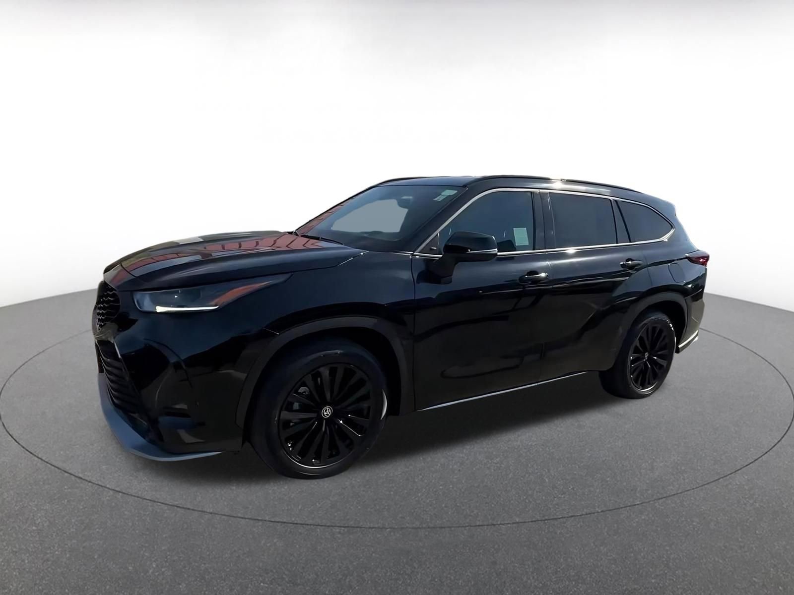 Thumbnail: 2025 Toyota Highlander - 8