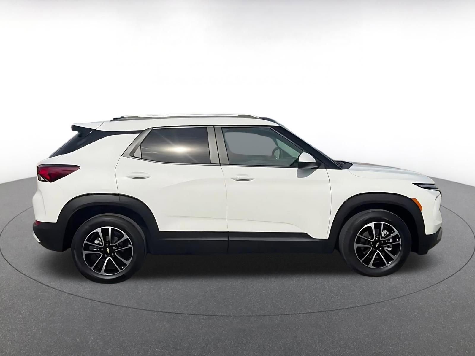 Thumbnail: 2025 Chevrolet TrailBlazer - 16