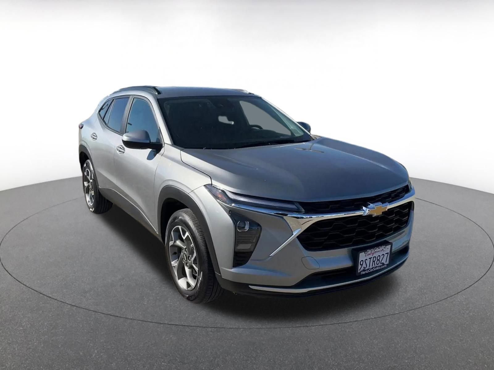 Thumbnail: 2025 Chevrolet Trax - 3