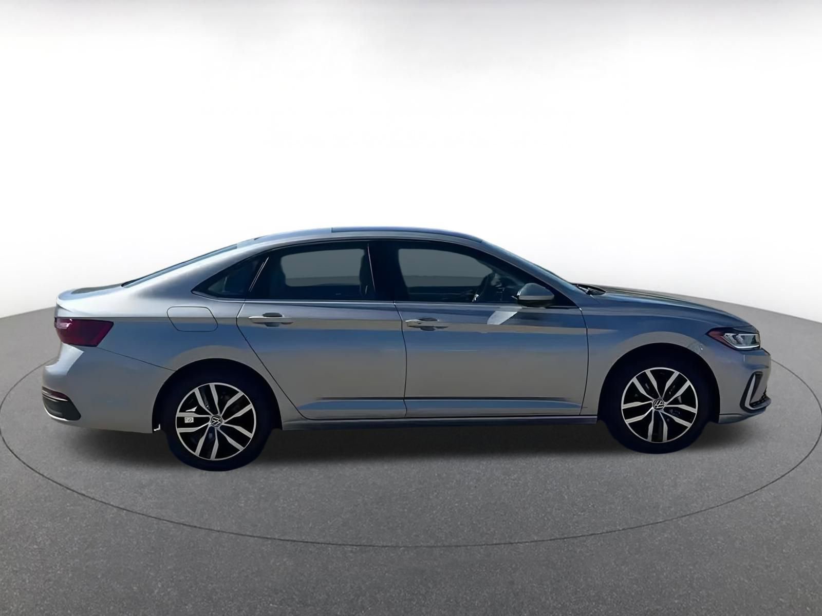 Thumbnail: 2025 Volkswagen Jetta - 16