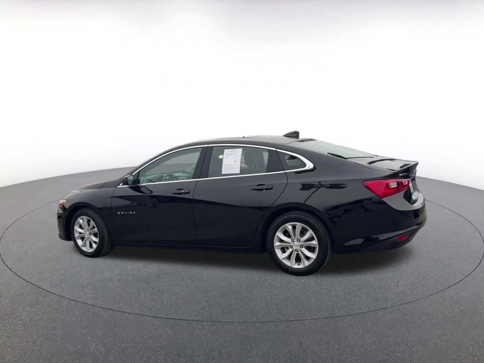 Thumbnail: 2024 Chevrolet Malibu - 10