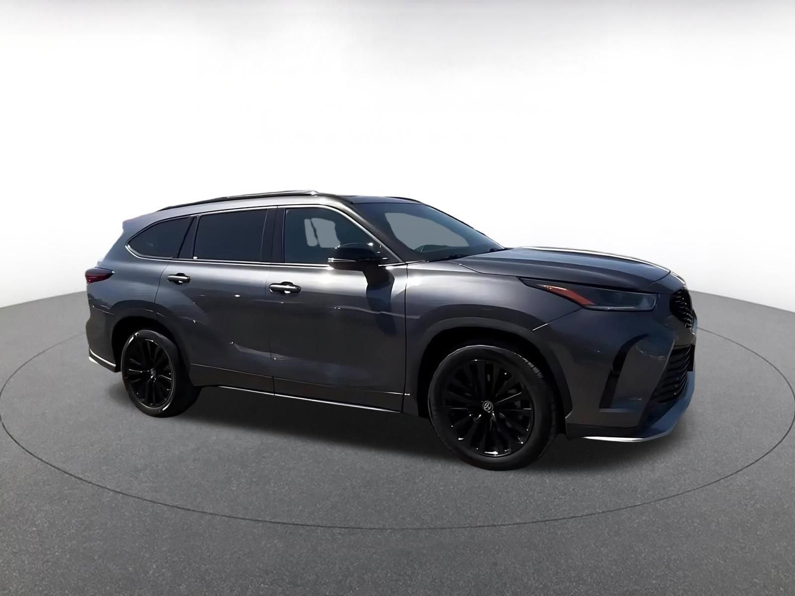 Thumbnail: 2024 Toyota Highlander - 2