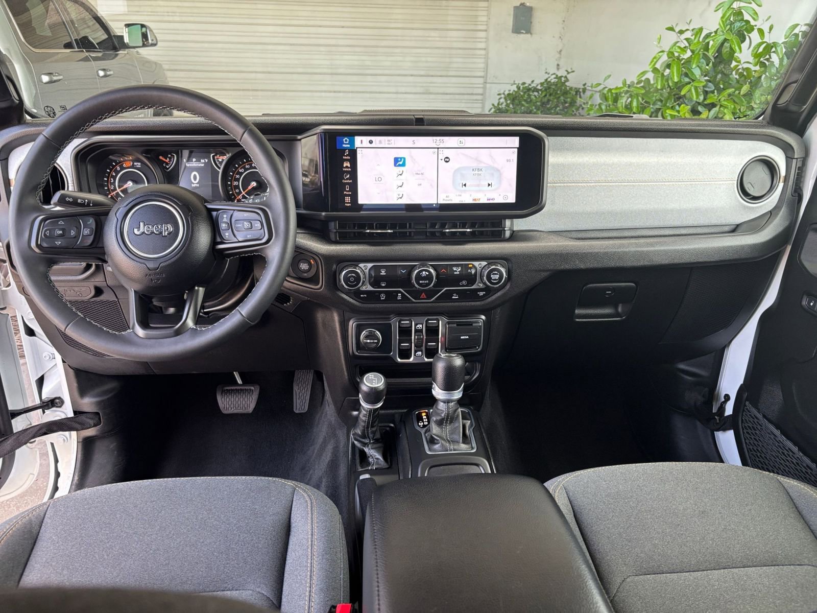 Thumbnail: 2025 Jeep Wrangler - 32