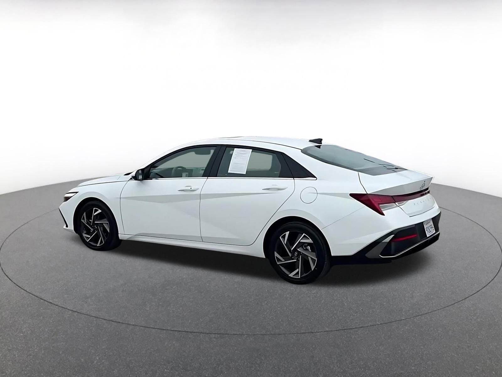 Thumbnail: 2025 Hyundai Elantra - 10