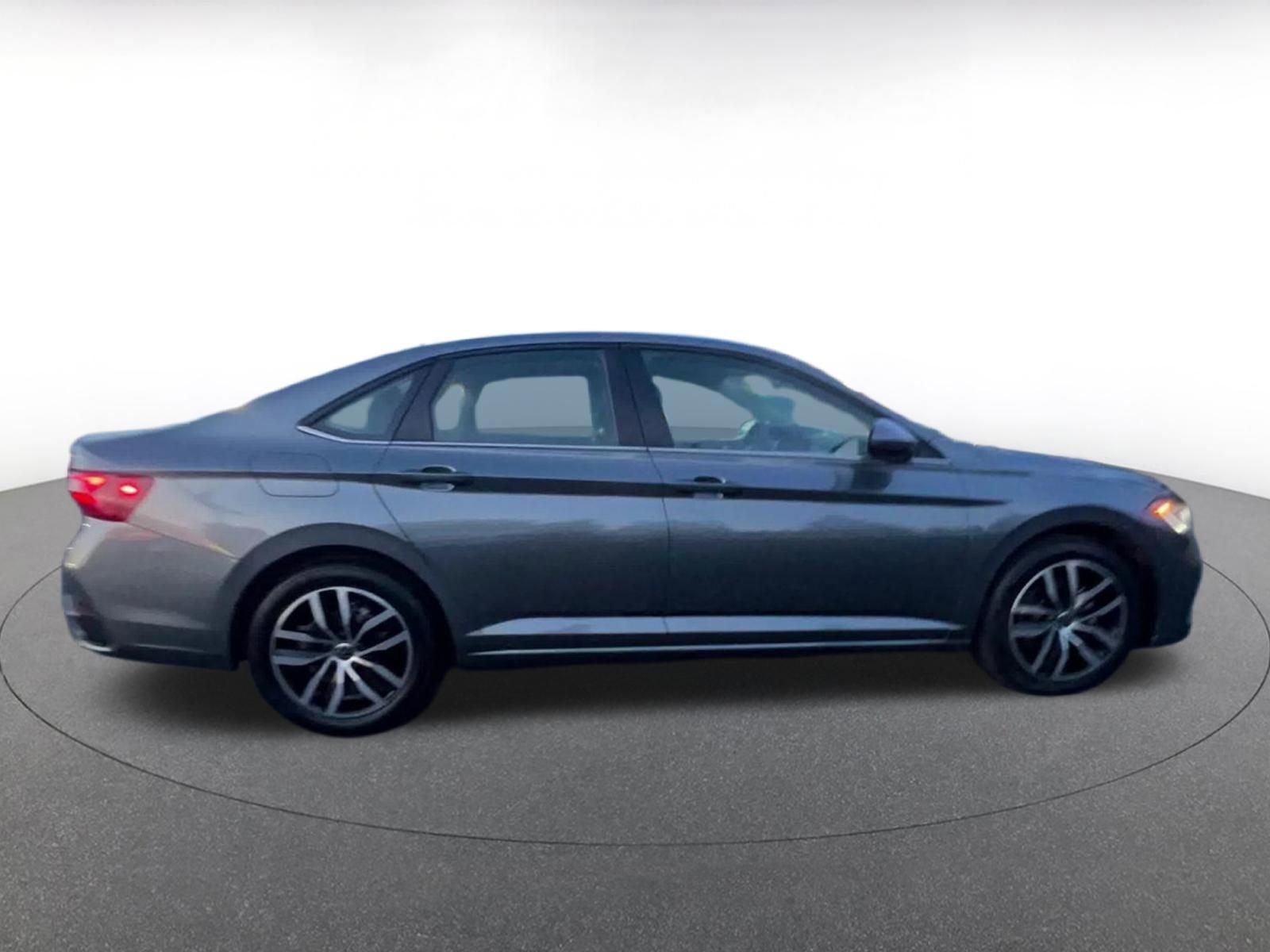 Thumbnail: 2025 Volkswagen Jetta - 16
