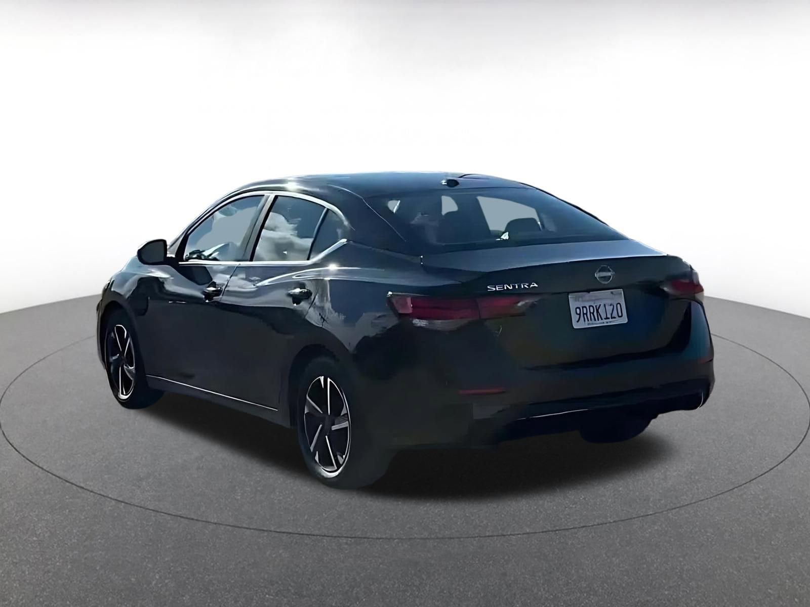 Thumbnail: 2025 Nissan Sentra - 10