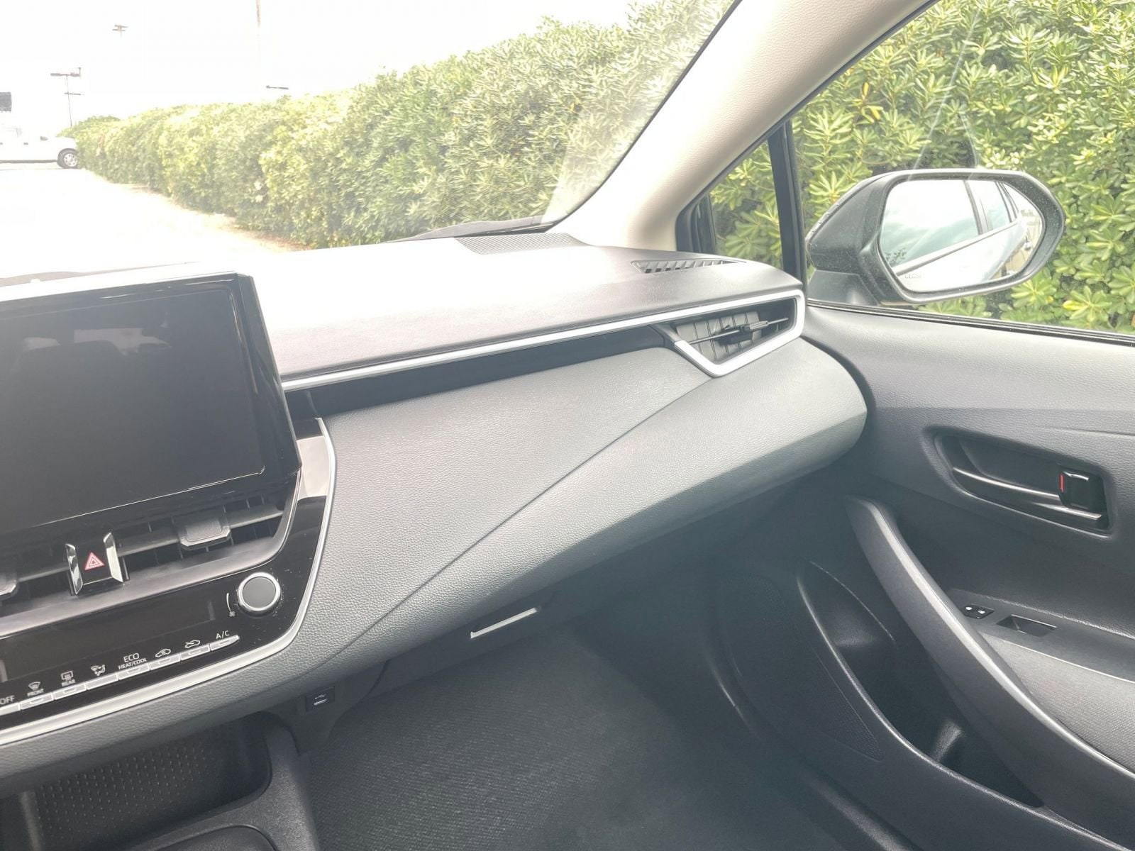 Thumbnail: 2025 Toyota Corolla - 33