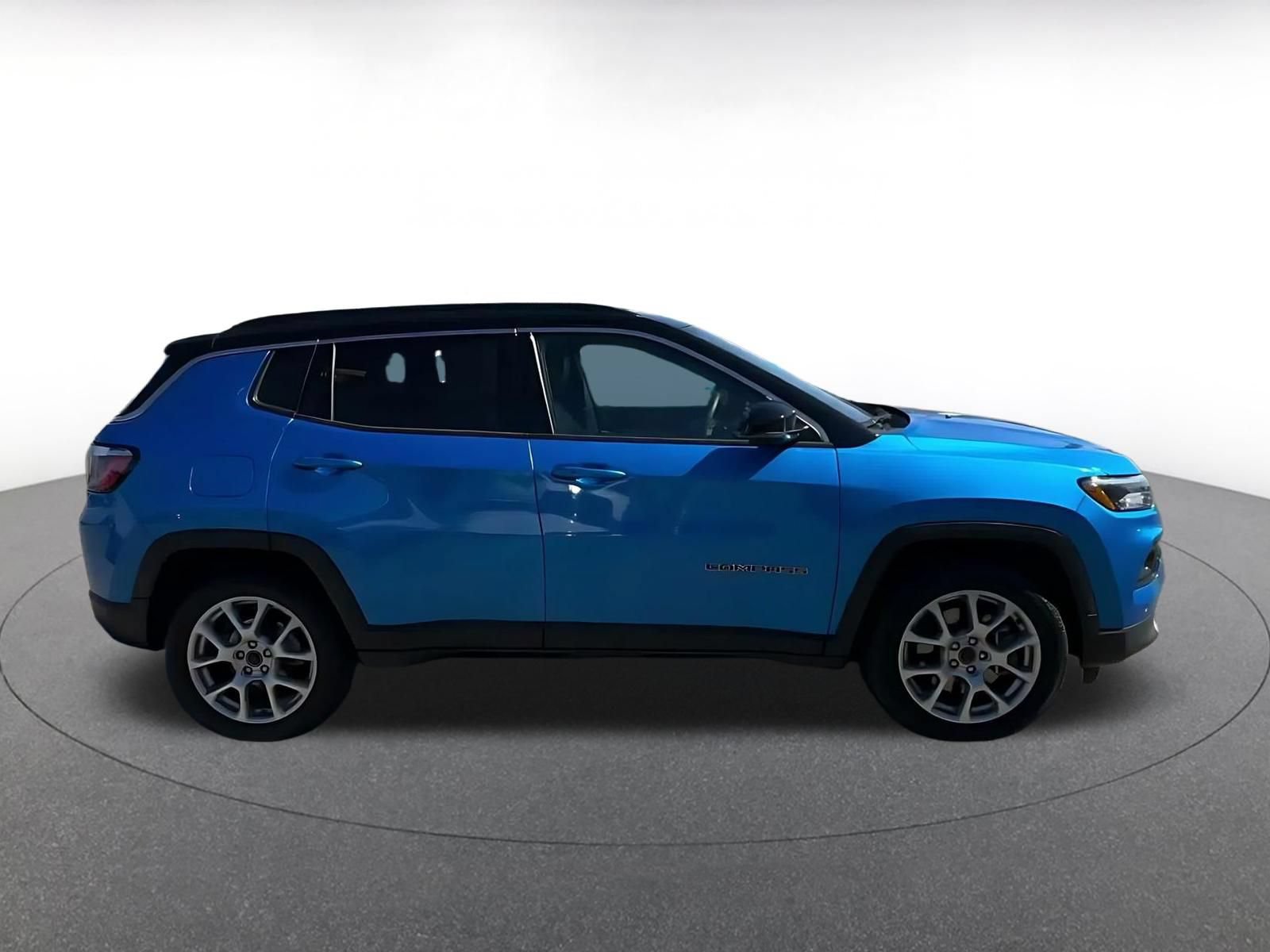 Thumbnail: 2025 Jeep Compass - 15