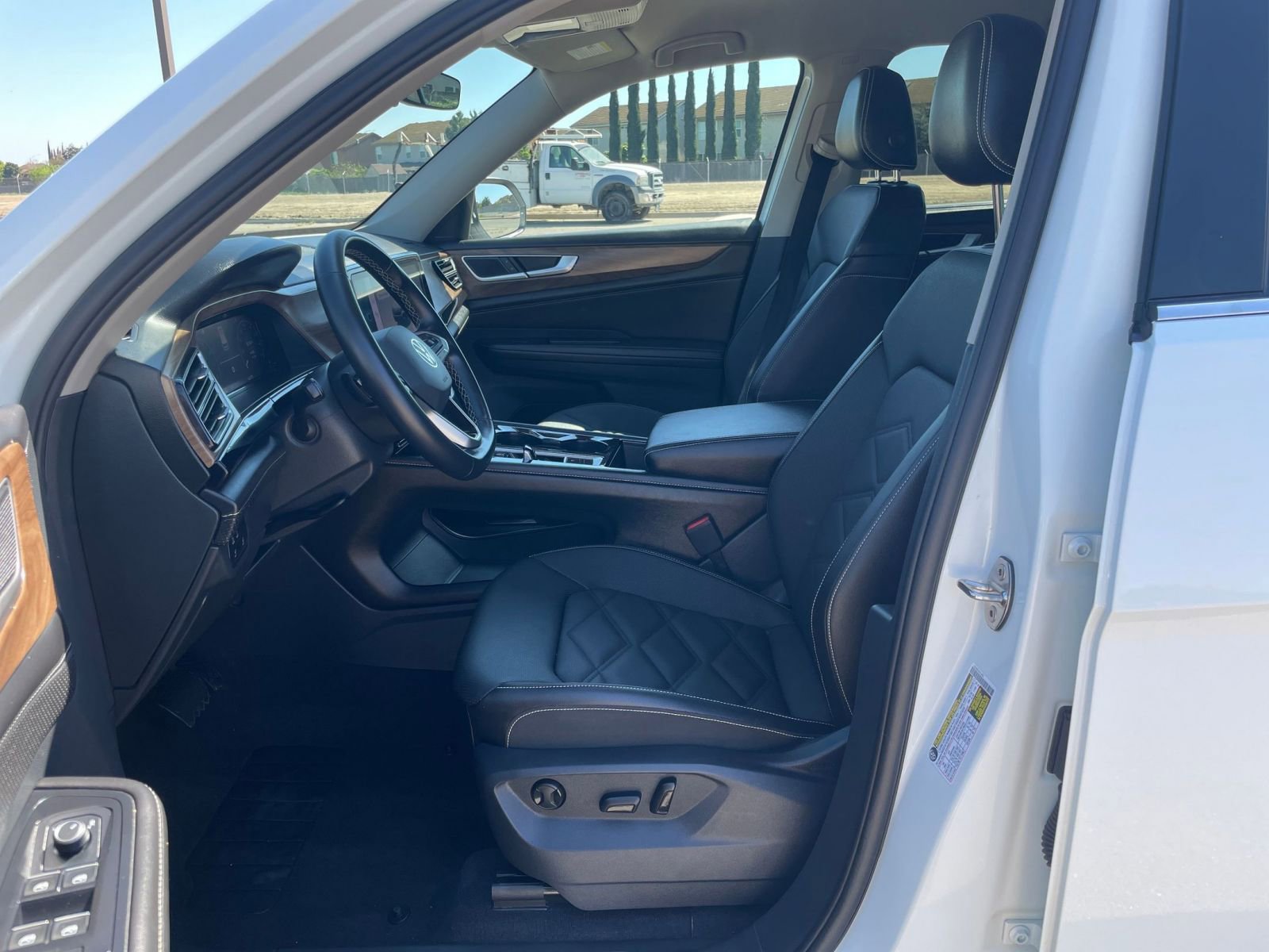 Thumbnail: 2025 Volkswagen Atlas - 29