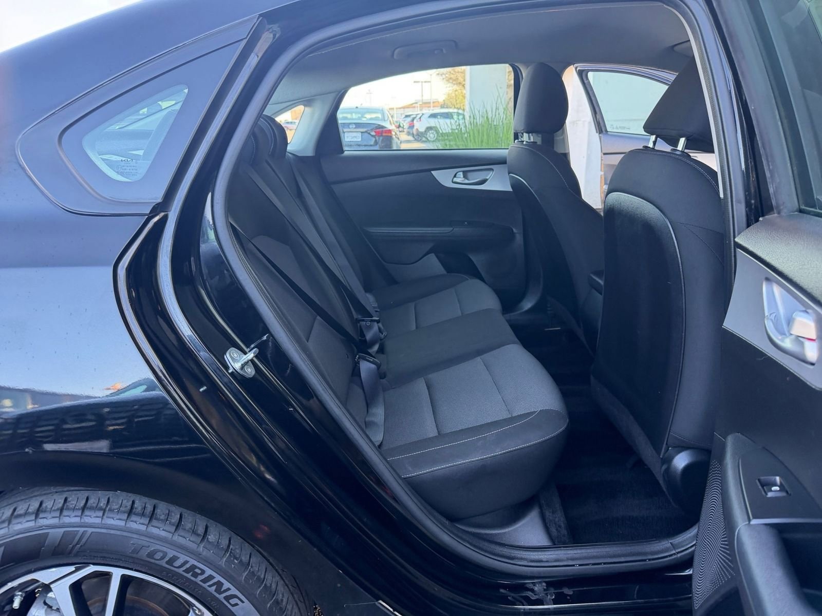 Thumbnail: 2023 Kia Forte - 25