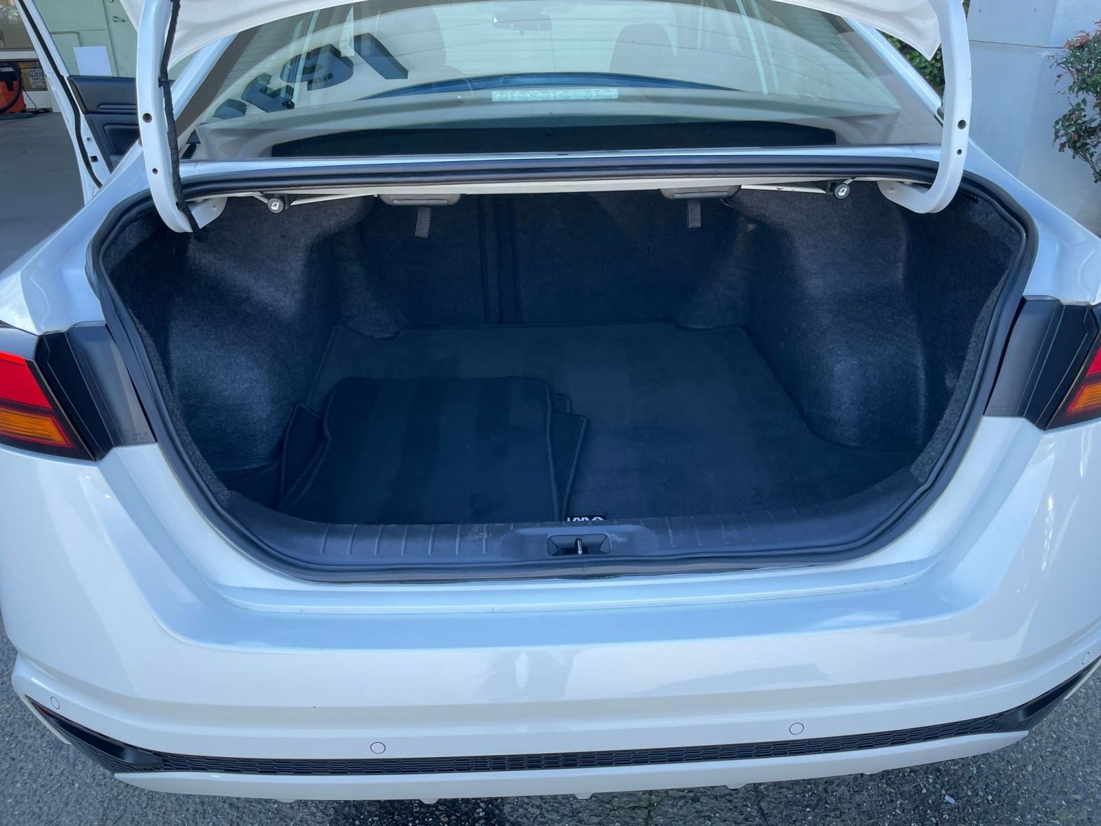 Thumbnail: 2025 Nissan Altima - 32