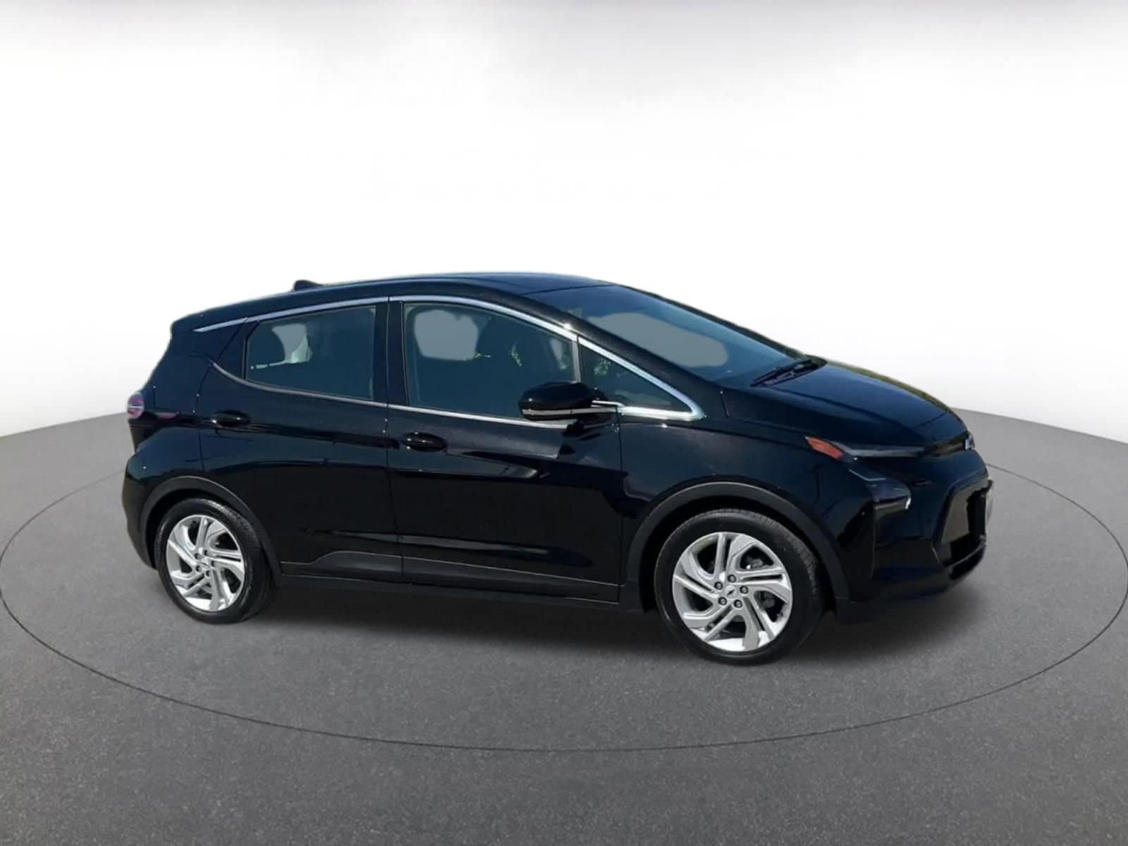 Thumbnail: 2023 Chevrolet Bolt EV - 2