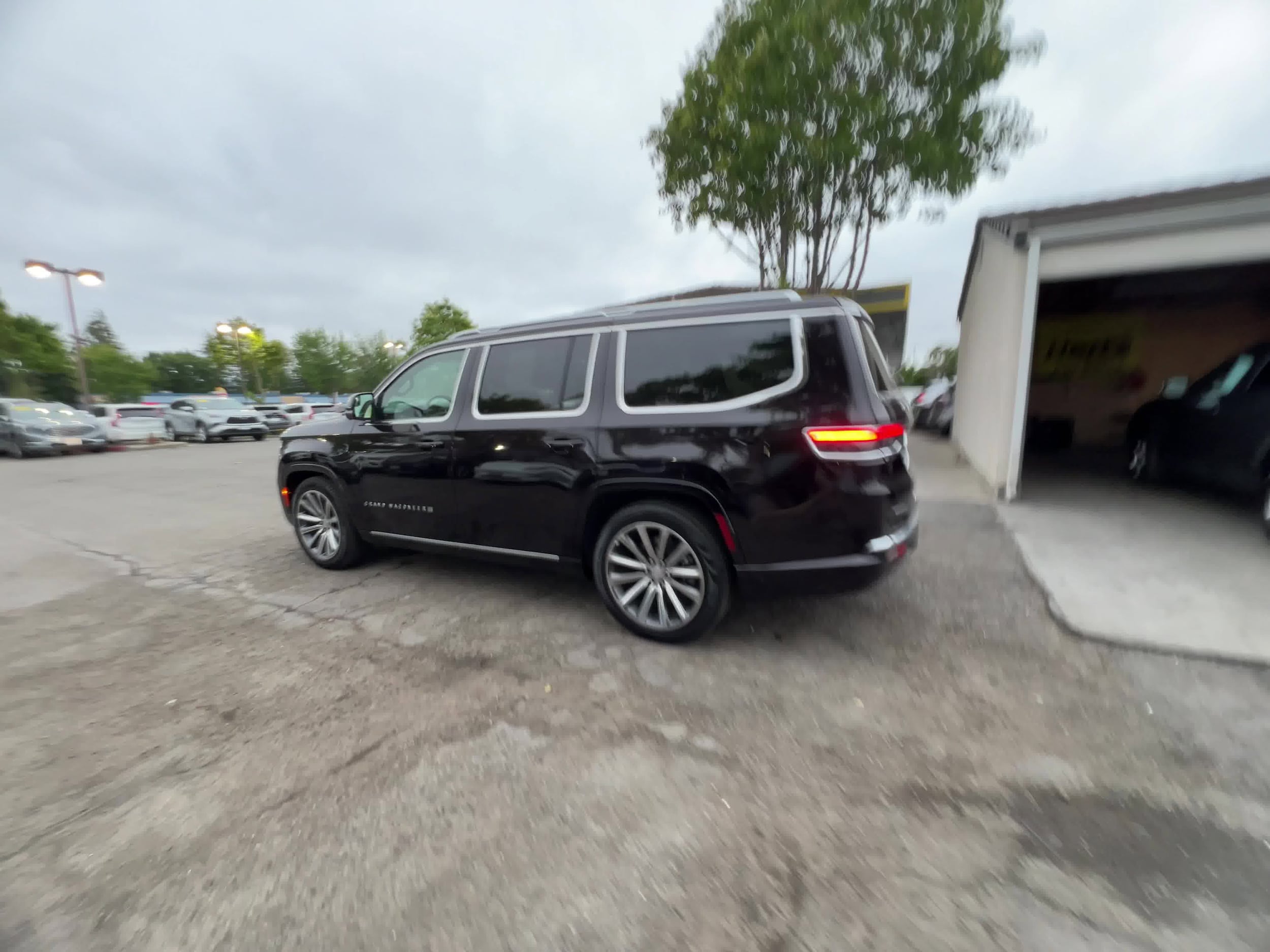 2023 Jeep Grand Wagoneer Series II 10