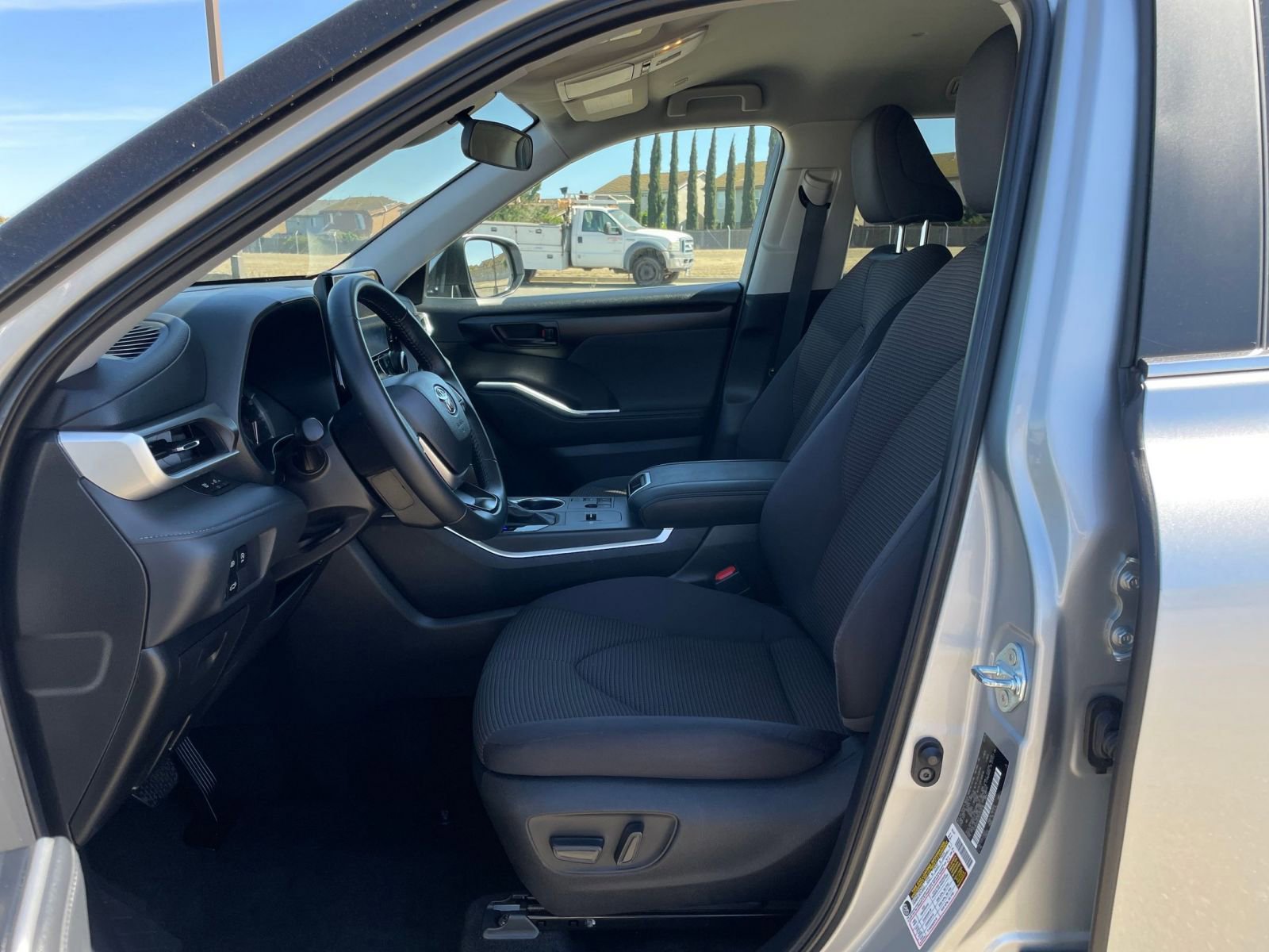 Thumbnail: 2025 Toyota Highlander - 28