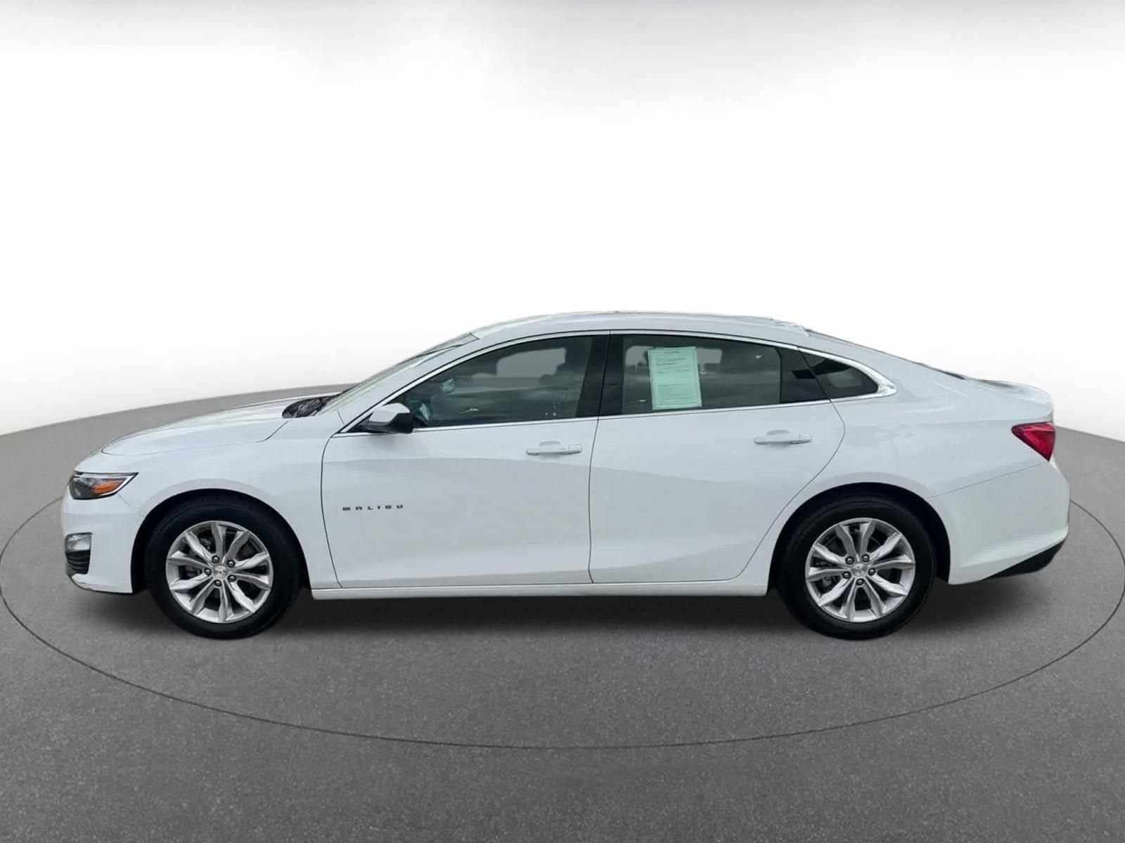 Thumbnail: 2024 Chevrolet Malibu - 8