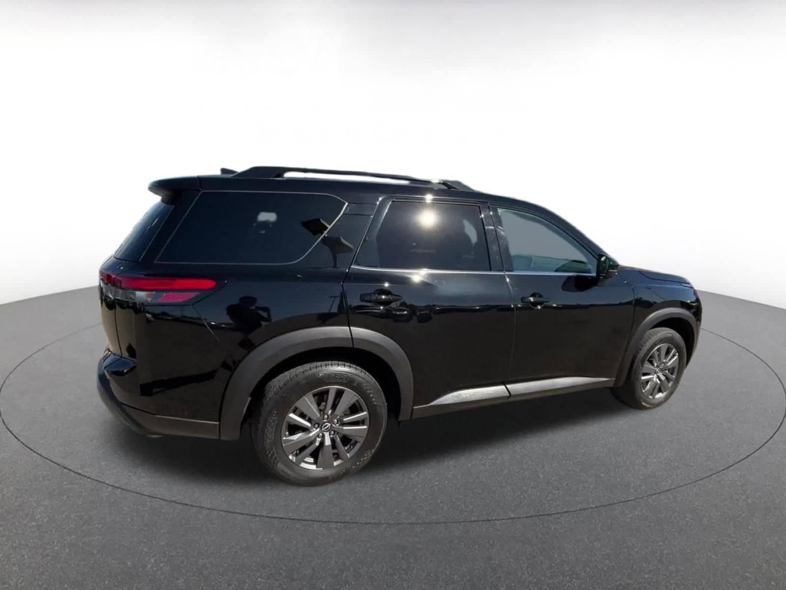 Thumbnail: 2025 Nissan Pathfinder - 14