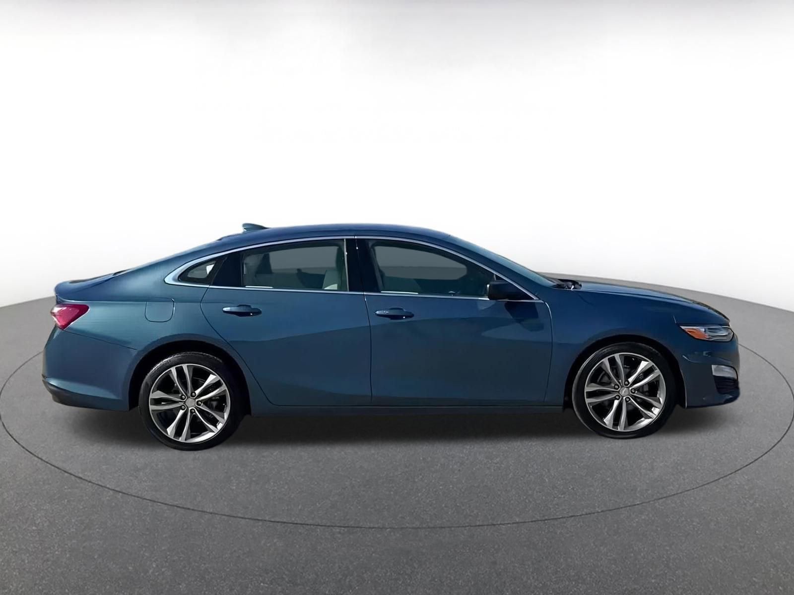 Thumbnail: 2024 Chevrolet Malibu - 16