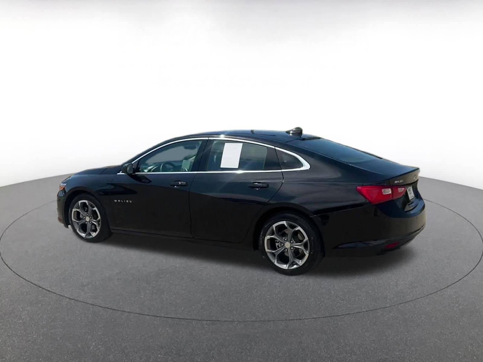 Thumbnail: 2023 Chevrolet Malibu - 10
