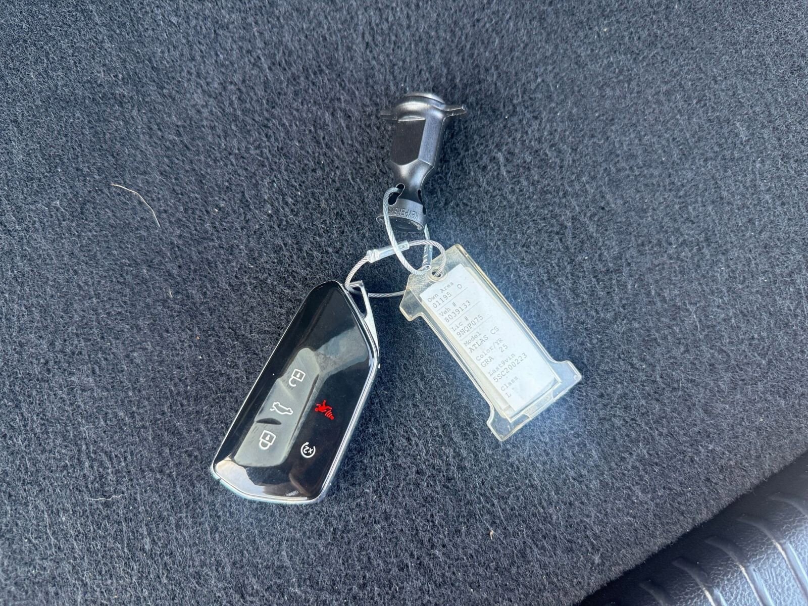 Thumbnail: 2025 Volkswagen Atlas - 21