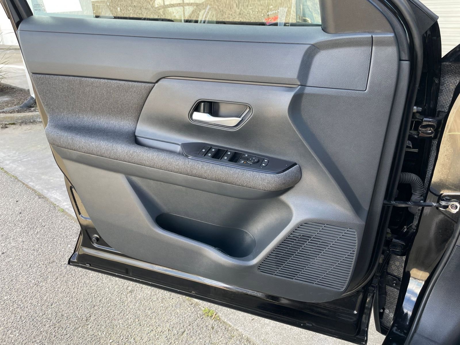 Thumbnail: 2025 Nissan Kicks - 18