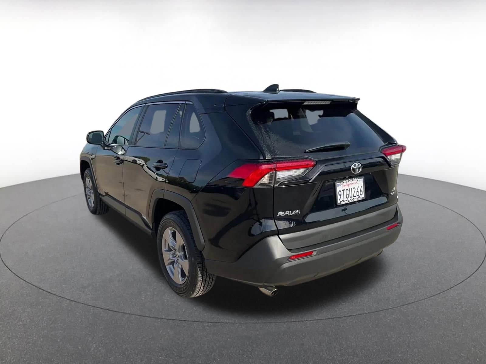 Thumbnail: 2025 Toyota RAV4 - 11