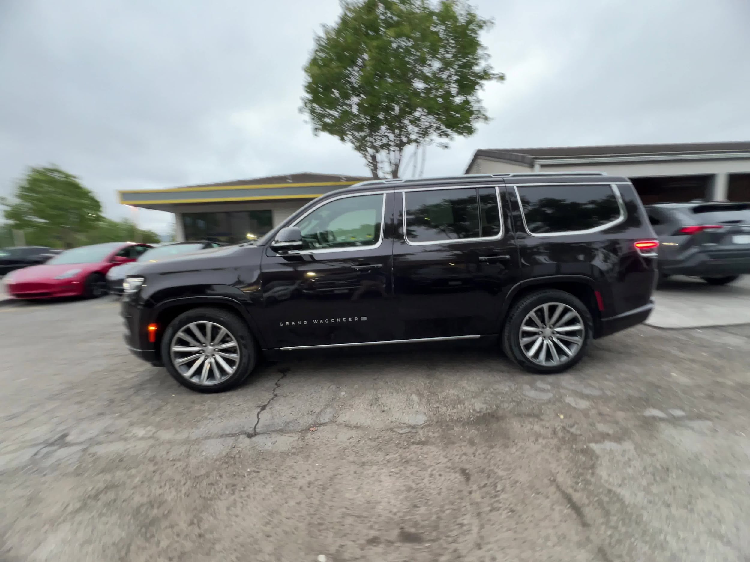 2023 Jeep Grand Wagoneer Series II 8