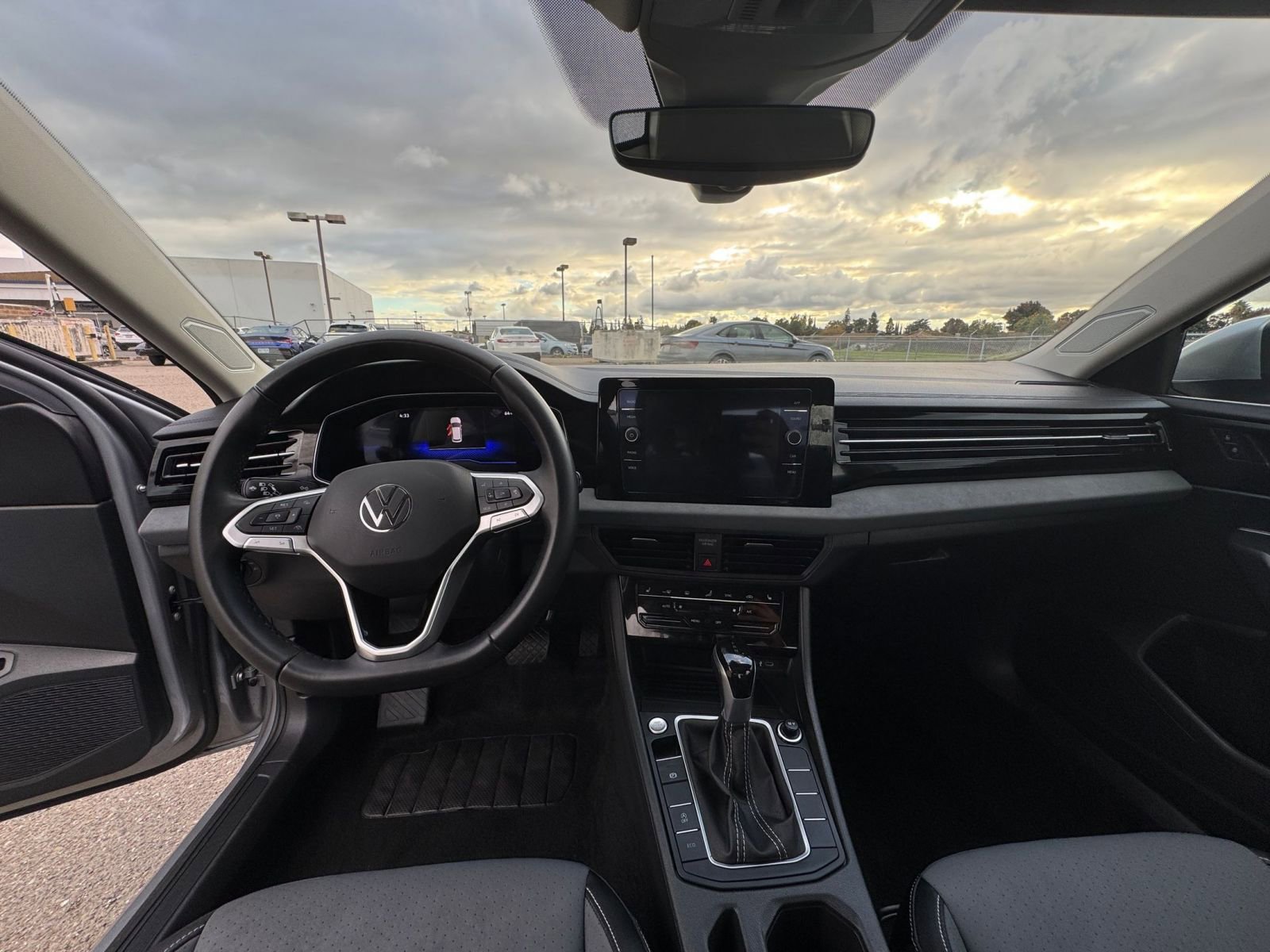 Thumbnail: 2025 Volkswagen Jetta - 33