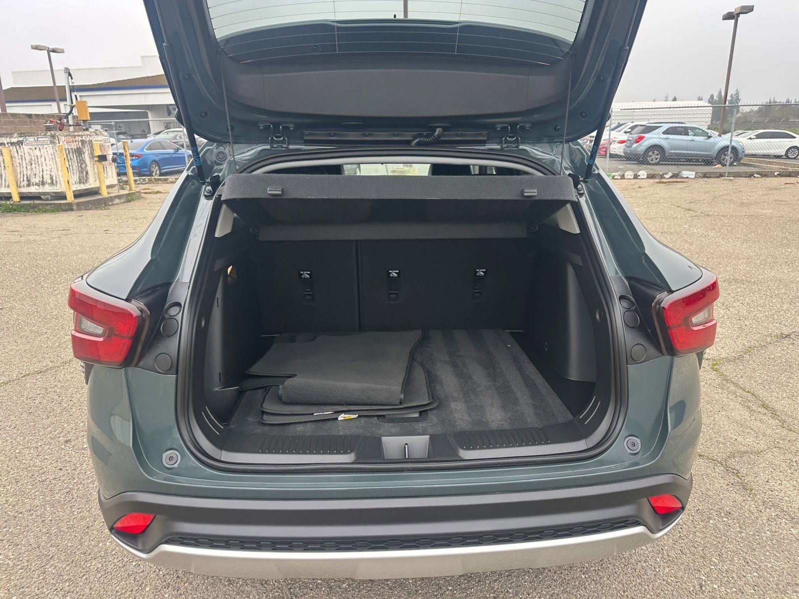 Thumbnail: 2025 Chevrolet Trax - 32