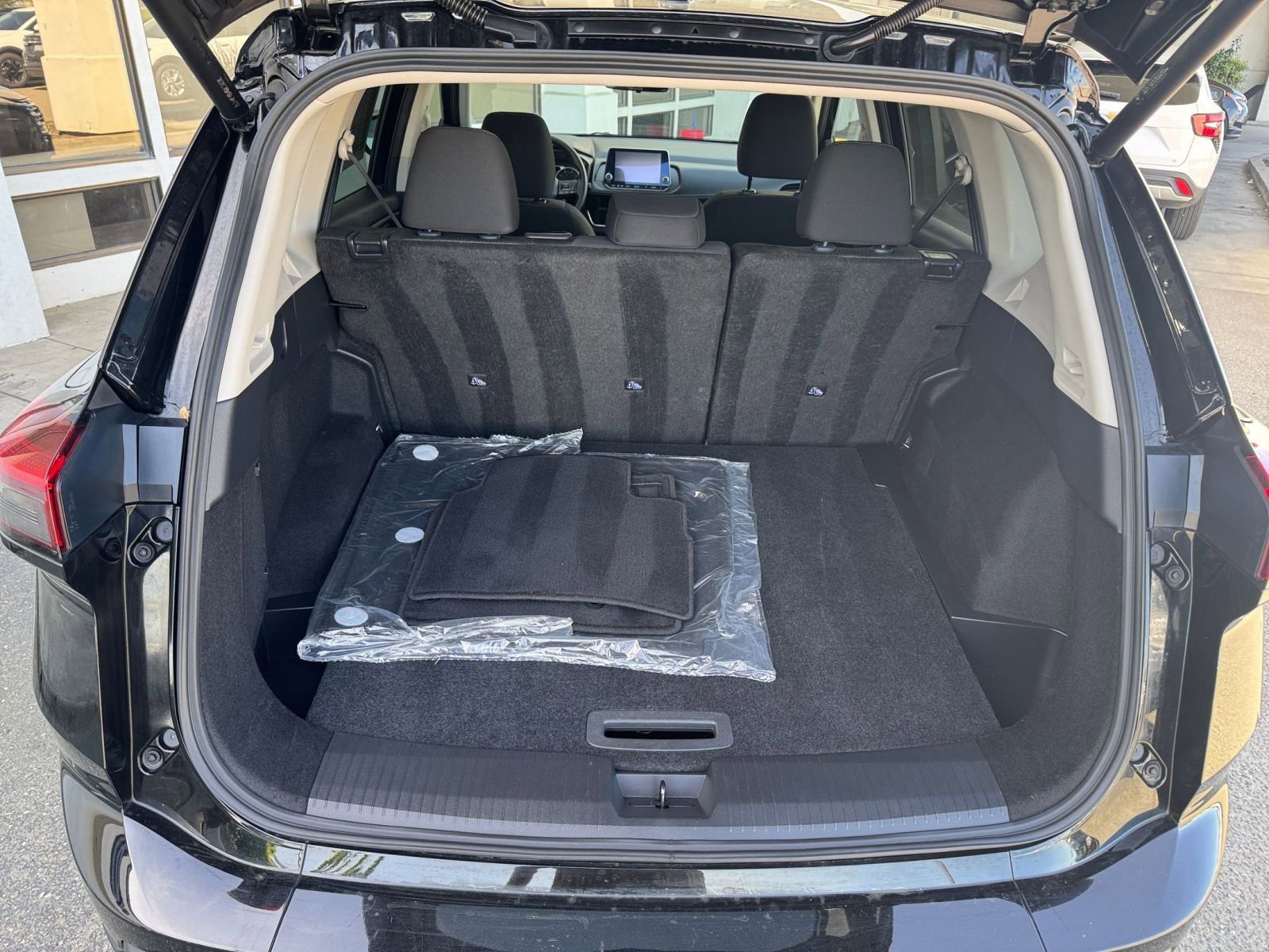 Thumbnail: 2025 Nissan Rogue - 33