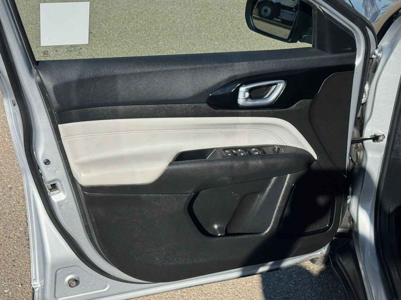 Thumbnail: 2025 Jeep Compass - 18